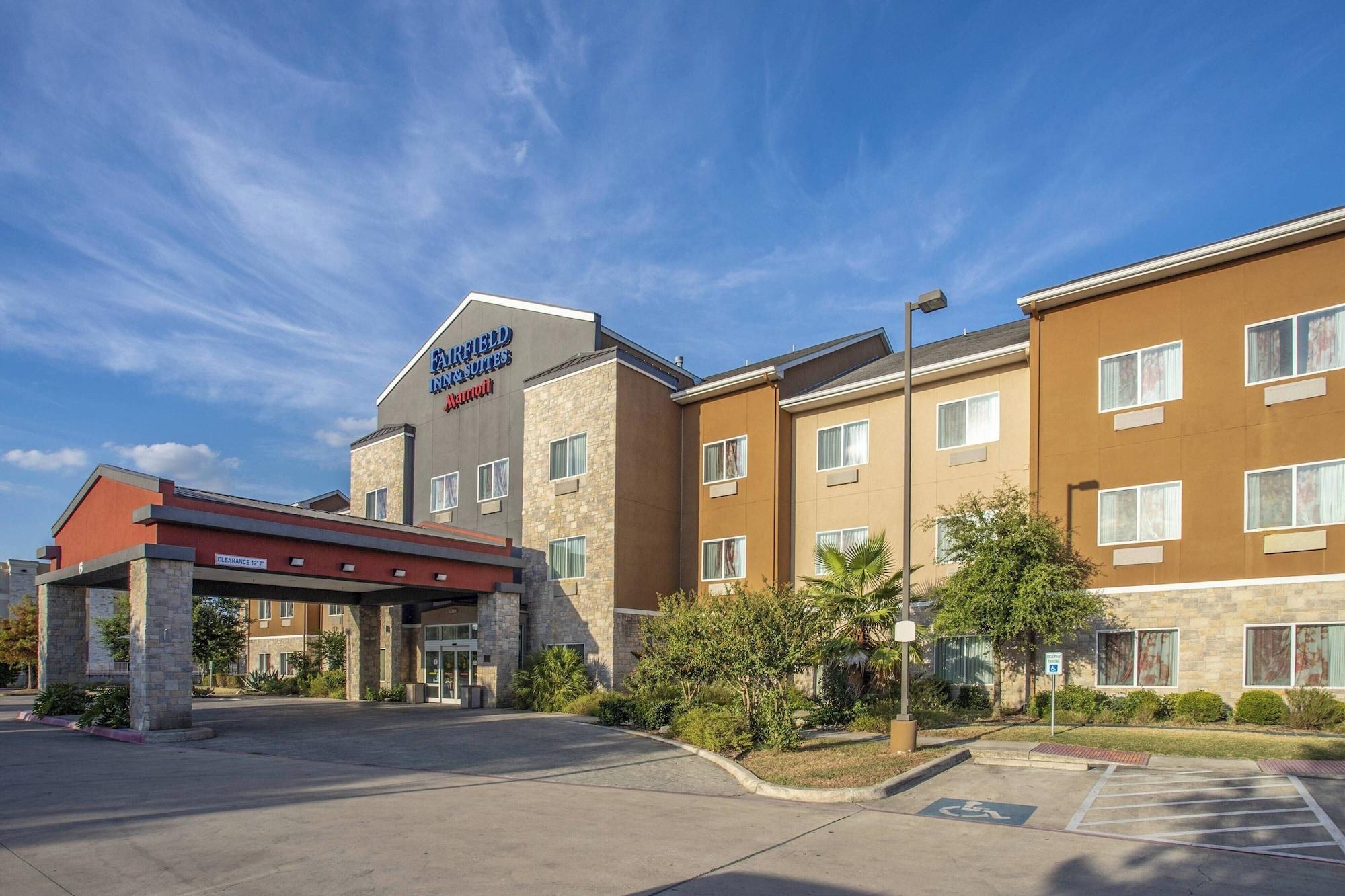 Vista Exterior Fairfield Inn & Suites Marriott San Antonio Boerne