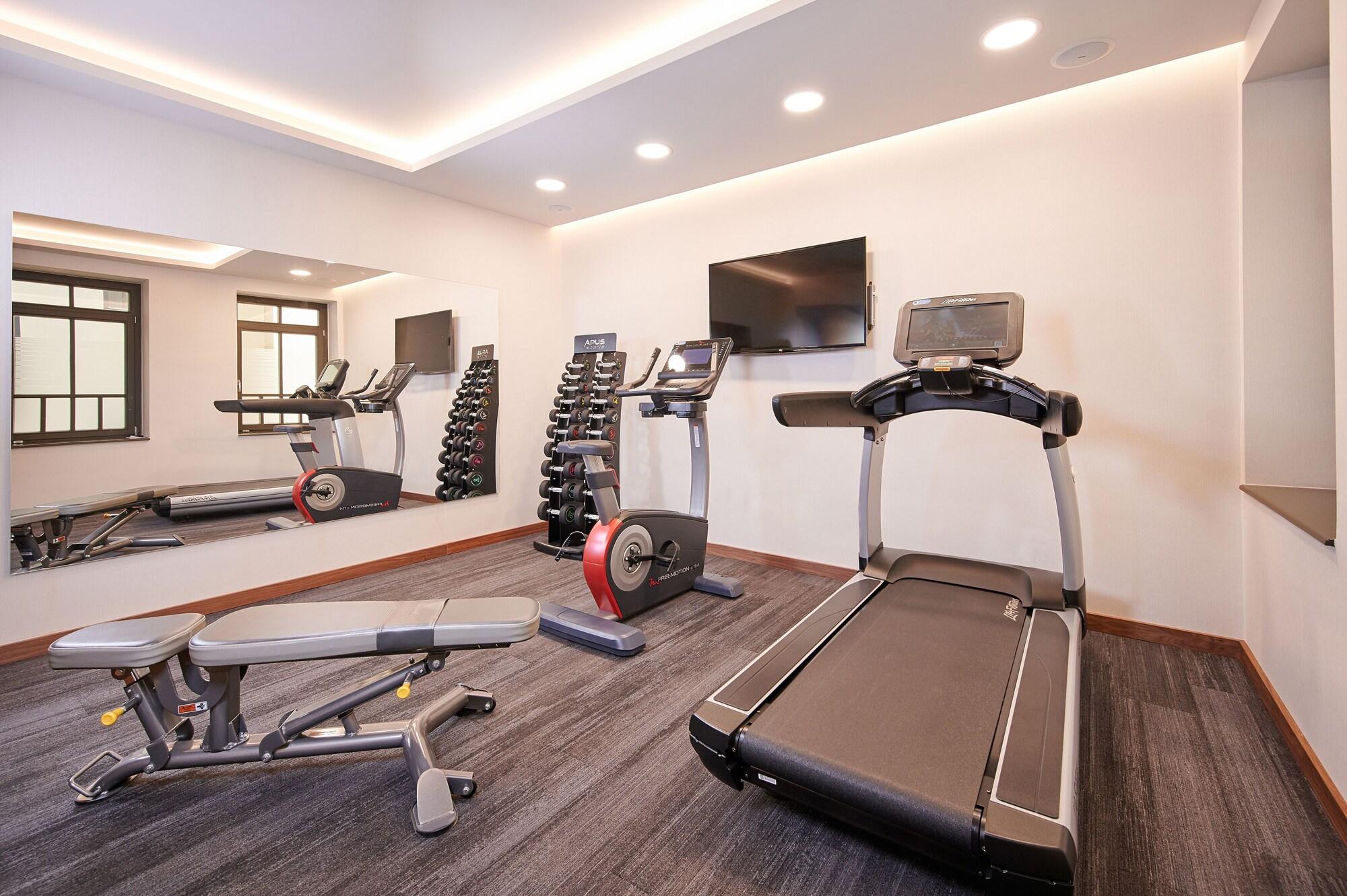 Gimnasio Artis Boutique Hotel