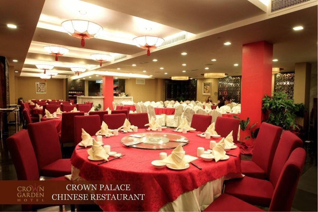Restaurant Crown Garden Hotel