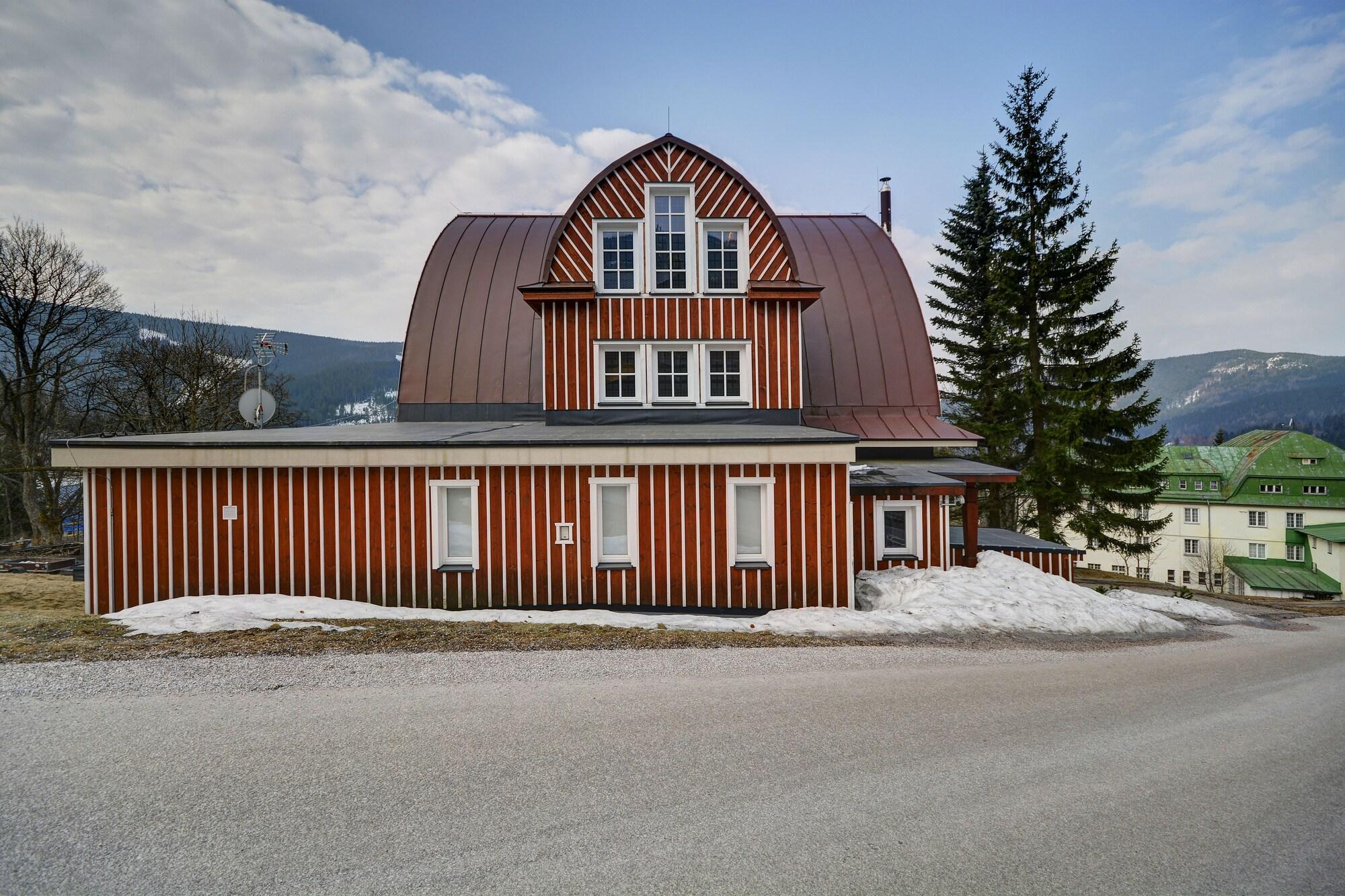 Vista Exterior Penzion Villa Miluška