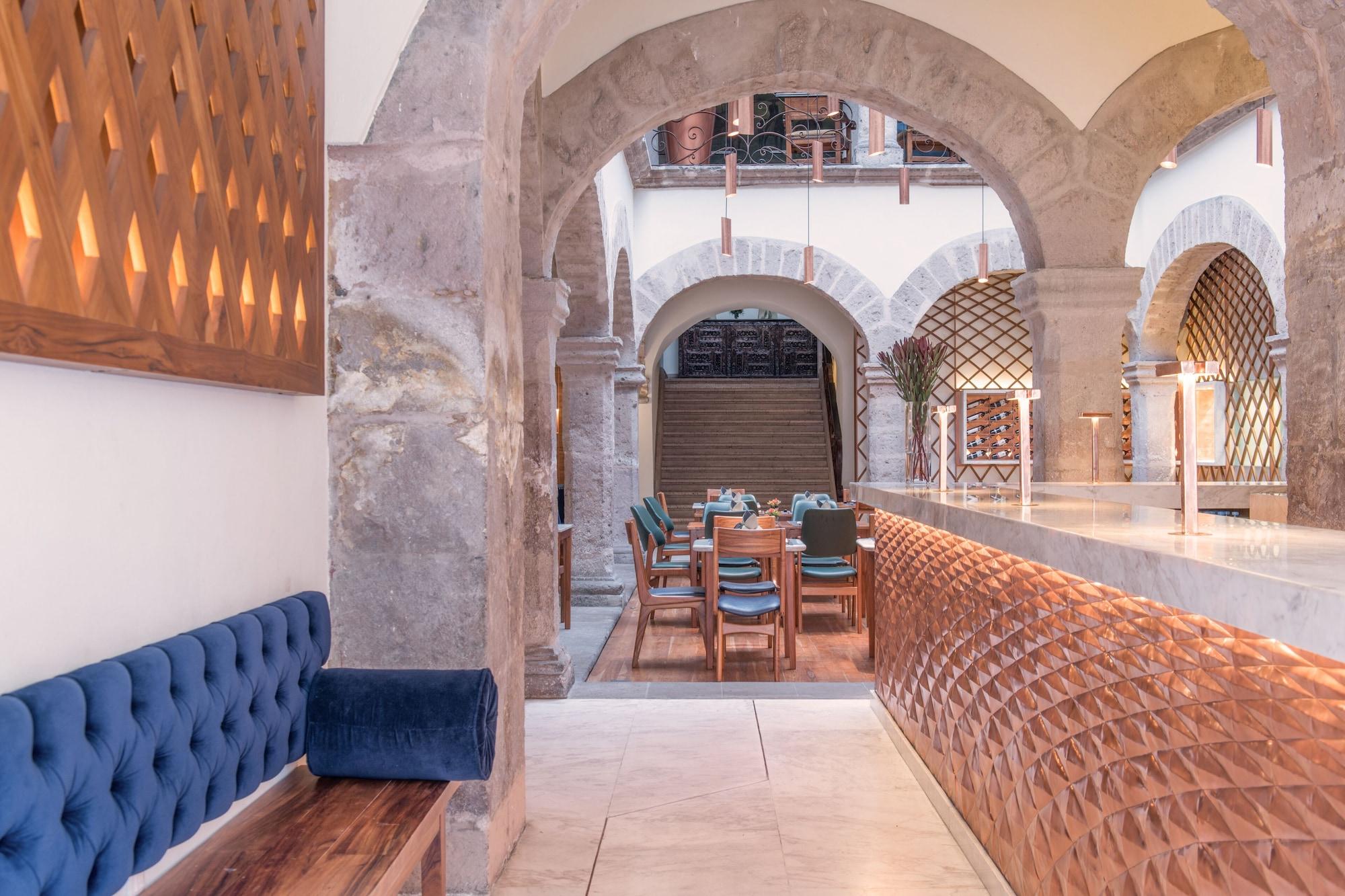 Vista Lobby HERENCIA By Hosting House