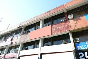 Alojamiento - OYO 11371 Hotel M&V