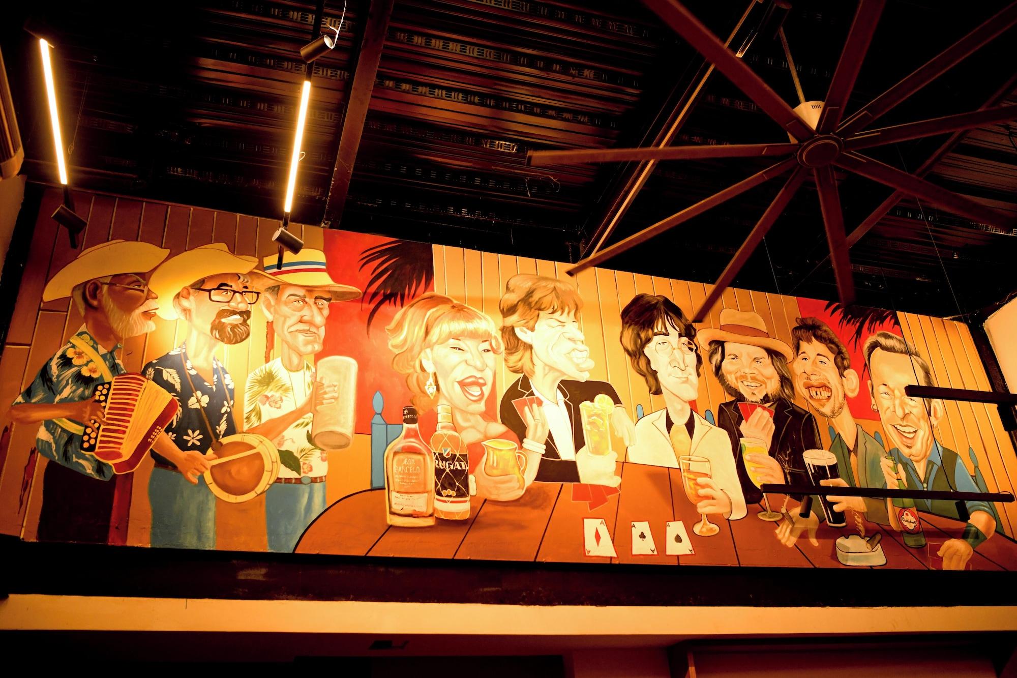 Vista Lobby Honky Tonk Colonial