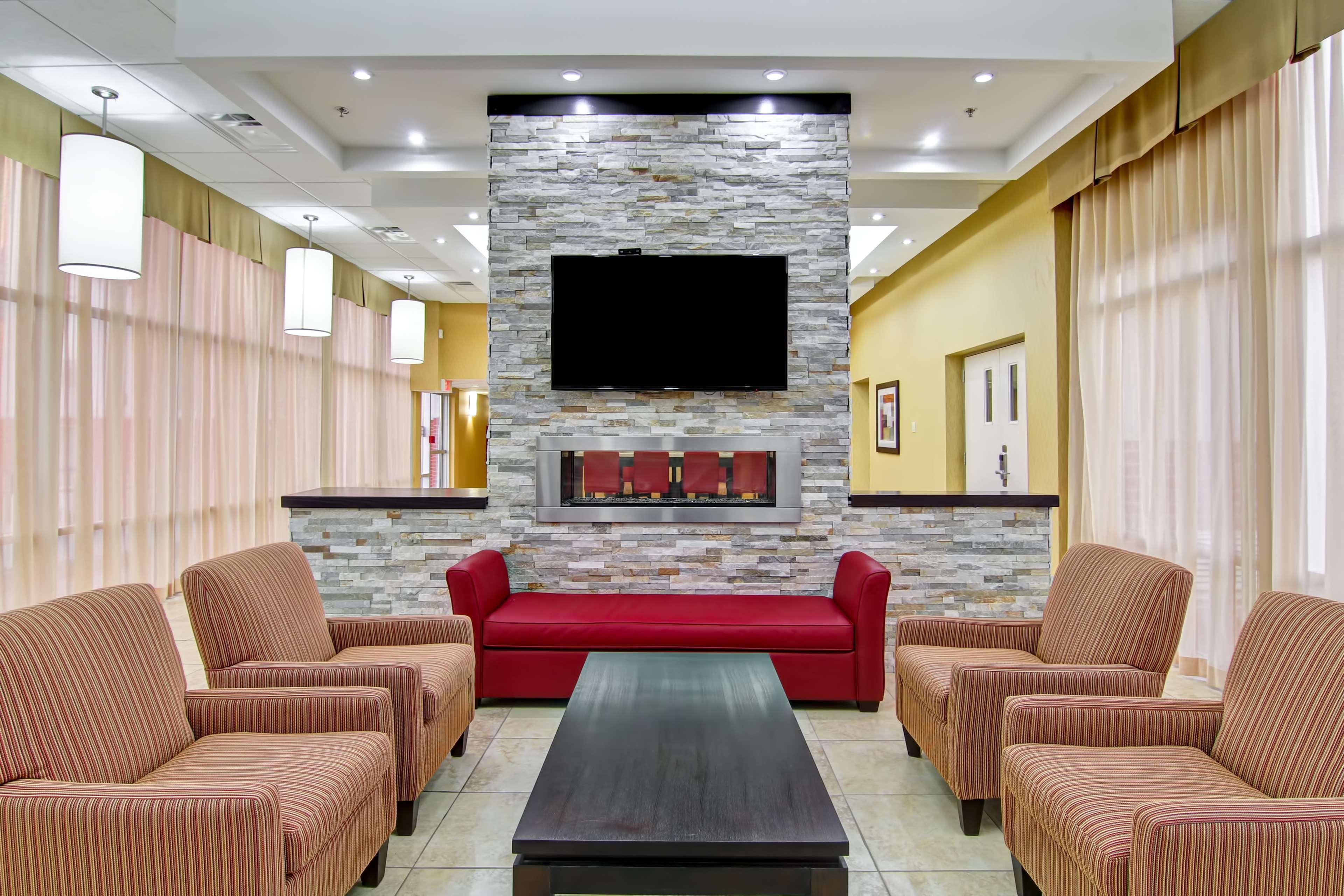 Vista Lobby Best Western Plus Bowmanville