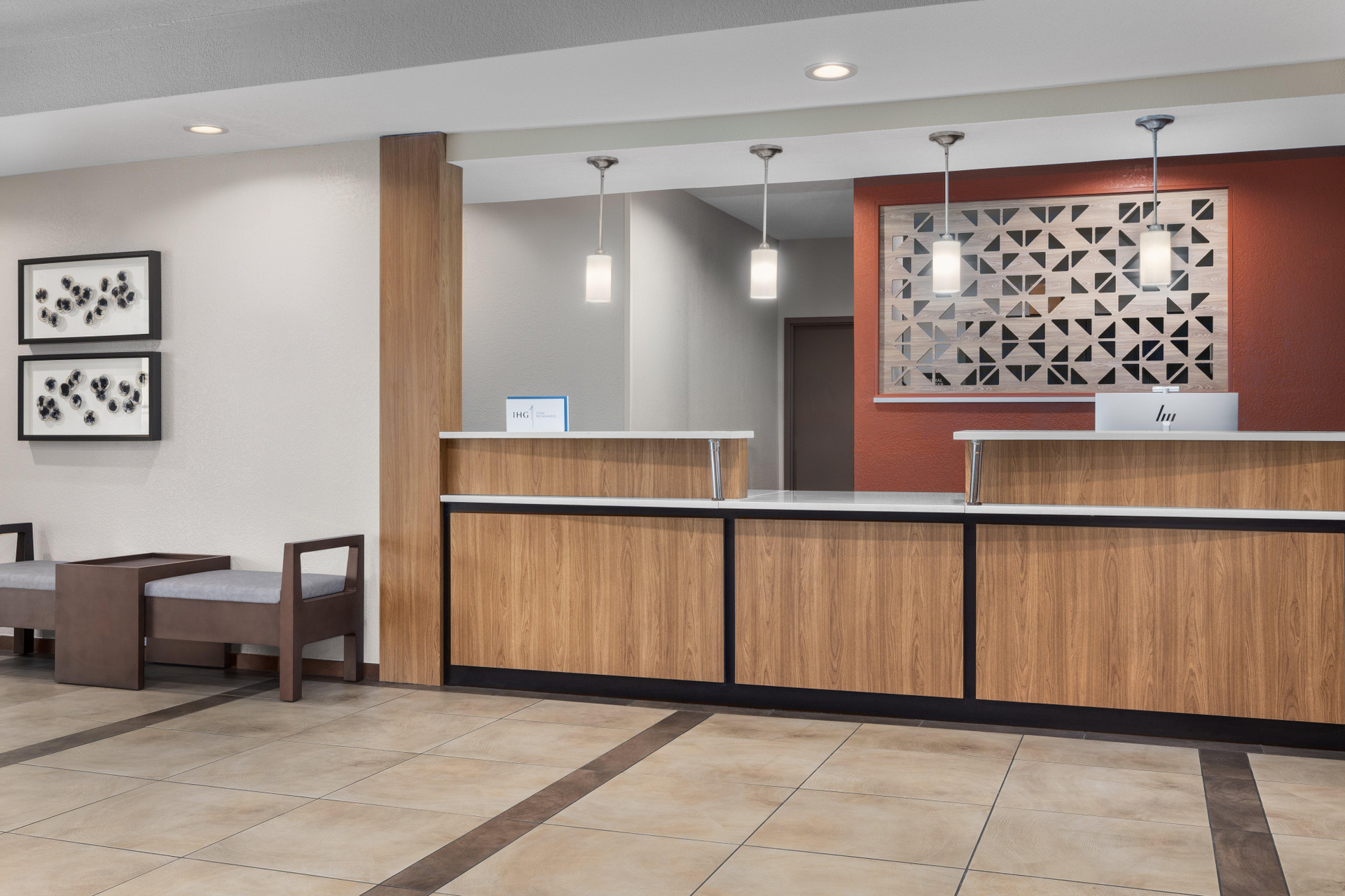 Vista Lobby Candlewood Suites Alexandria by IHG