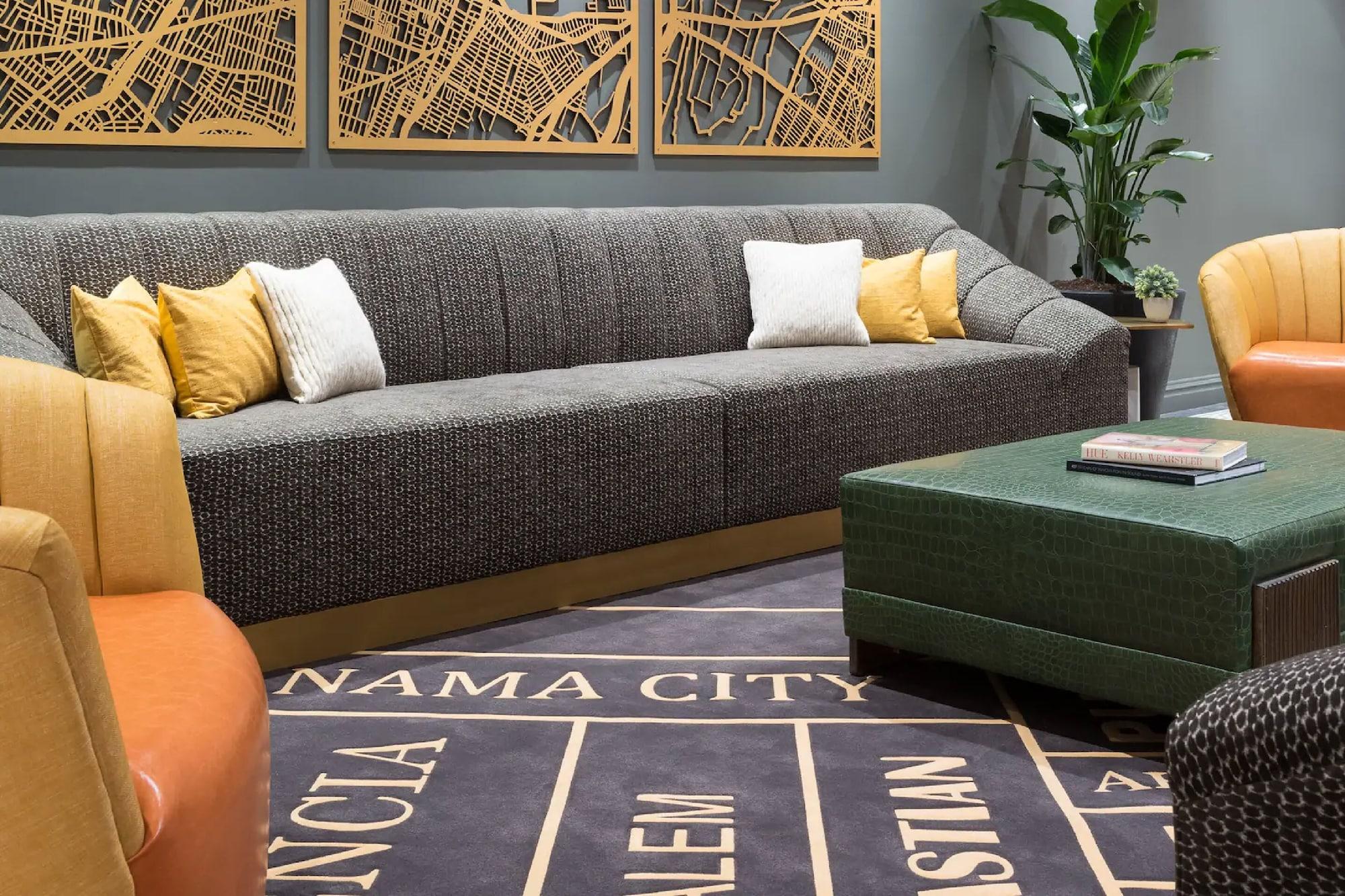 Vista Lobby TRYP by Wyndham Newark Downtown