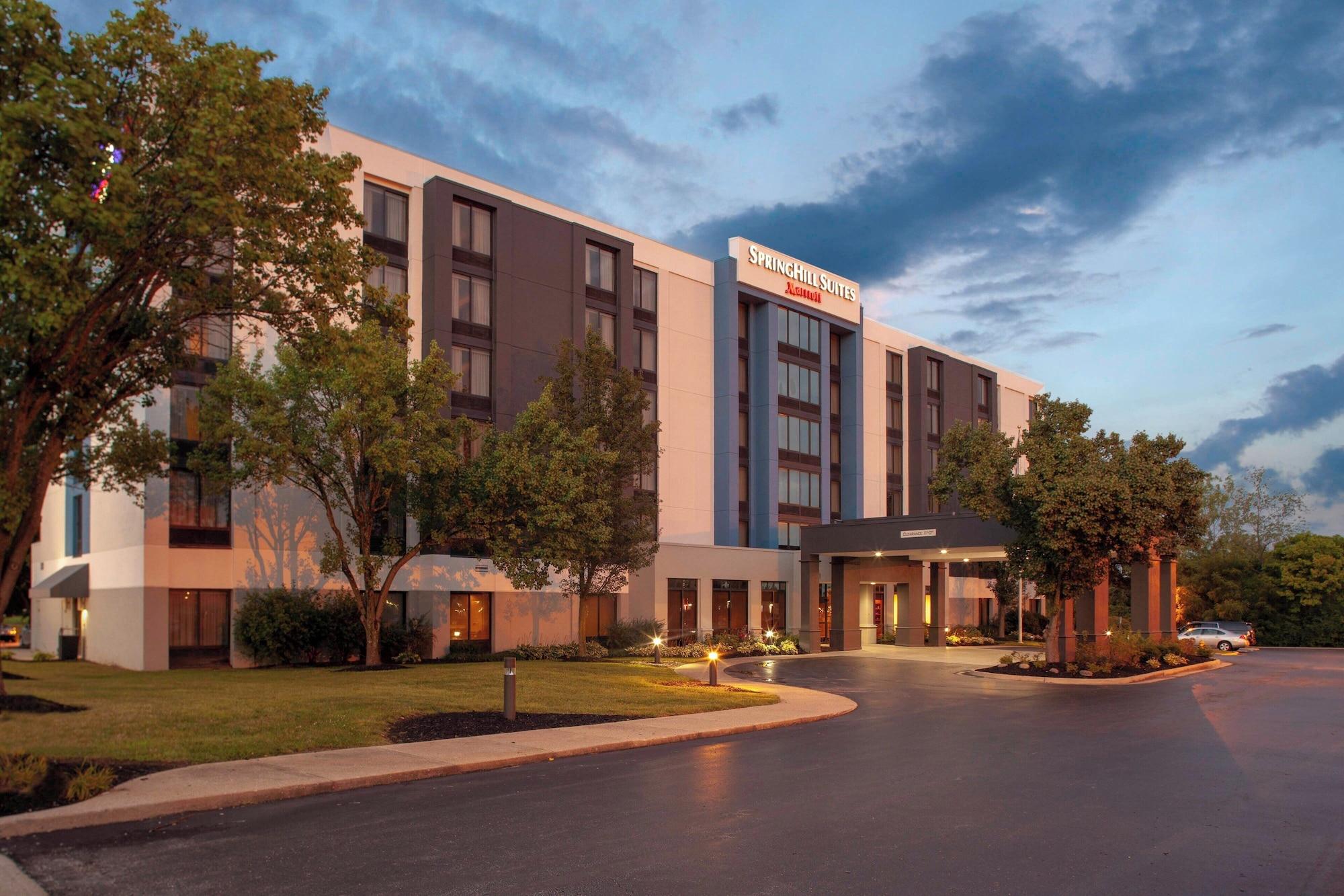 Vista Exterior SpringHill Suites Cincinnati North/Forest Park