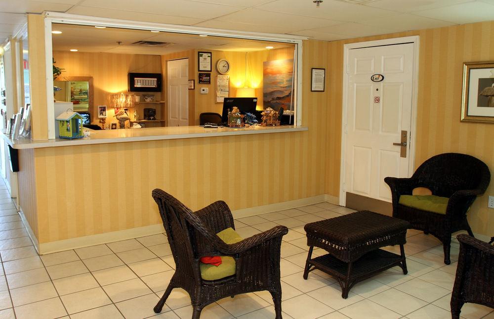 Vista Lobby Charthouse Hotel & Suites
