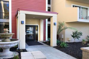 Alojamiento - Best Western Plus Garden Court Inn