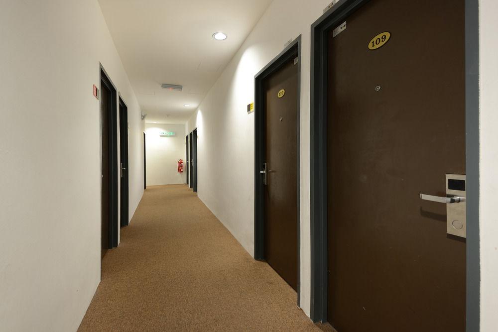 Varios Grand Inn