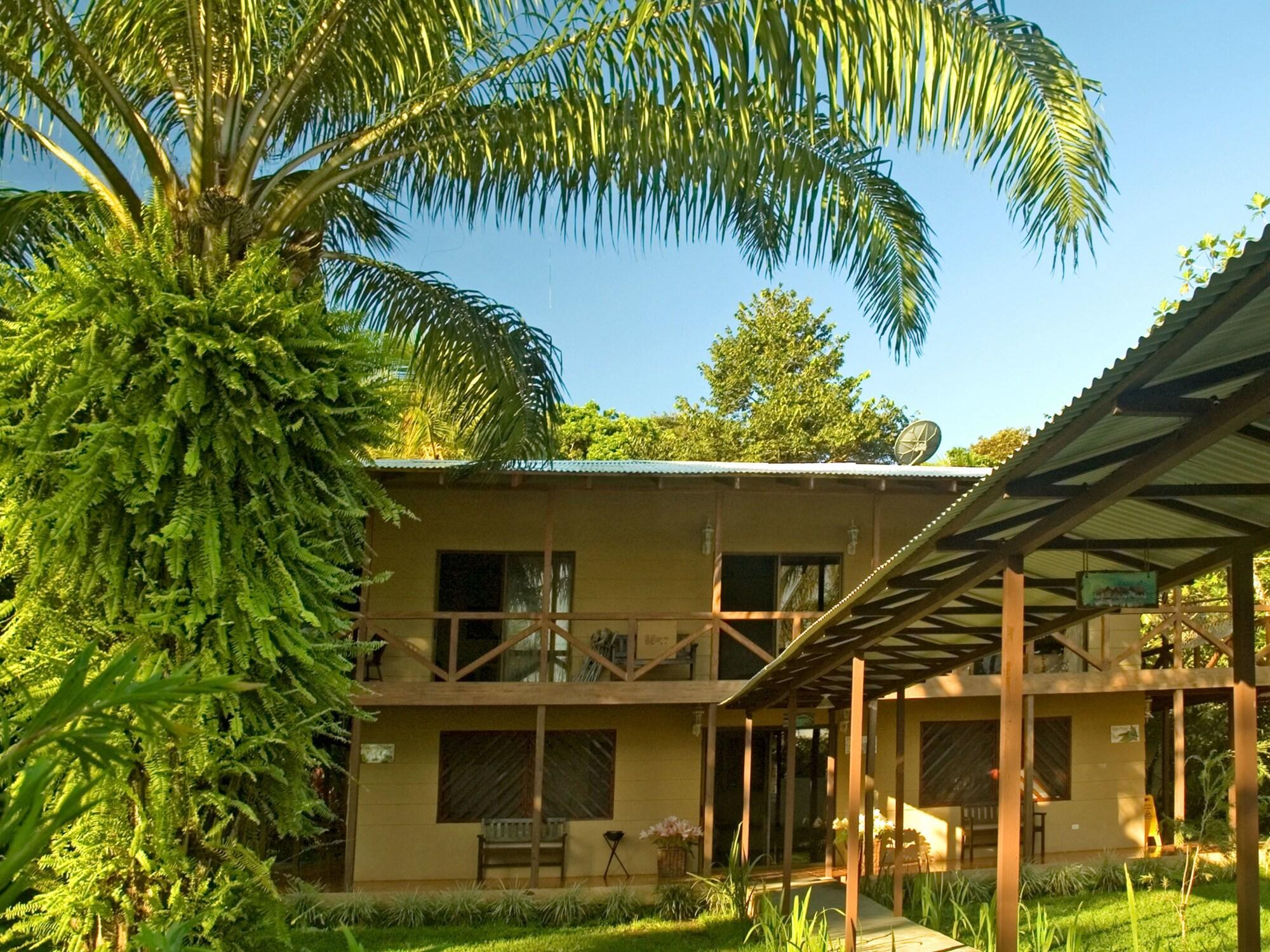 Vista Exterior Manatus Hotel