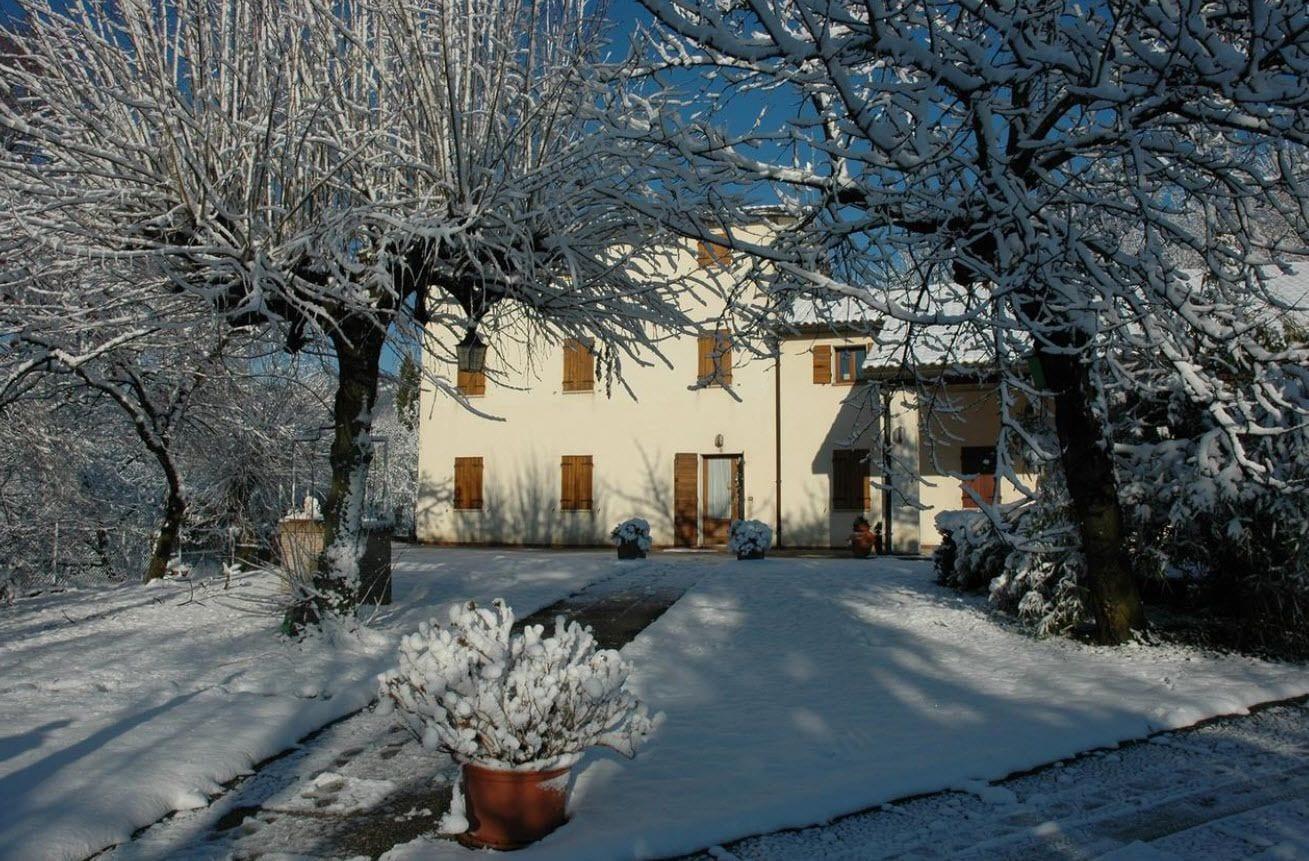 Vista Exterior Albergo Volpara