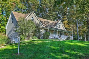 Alquiler Vacacional - Pet-friendly Grand Pine Bush Retreat on 2 Acres!