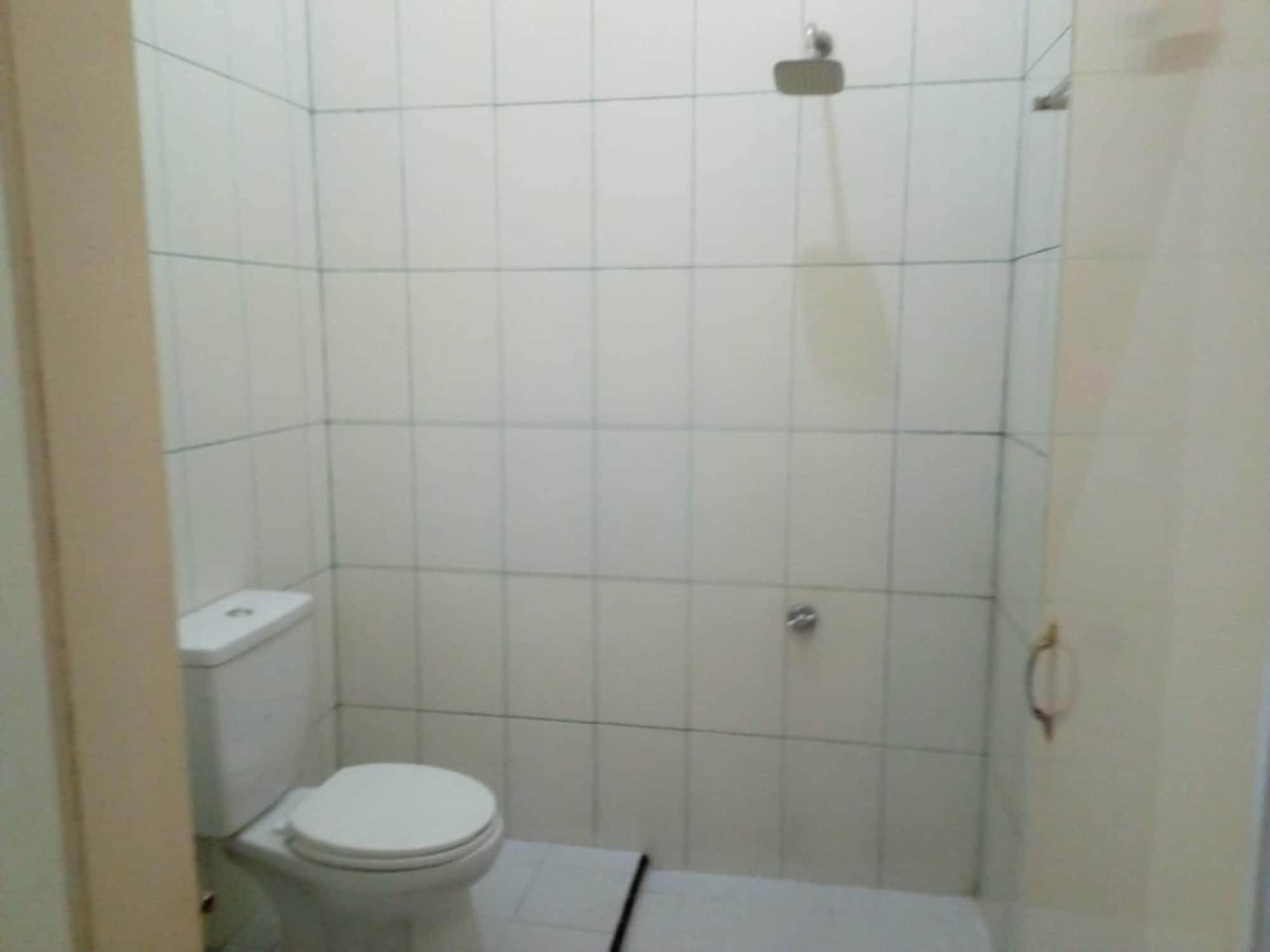 Equipamiento de Habitación Dedy Kost