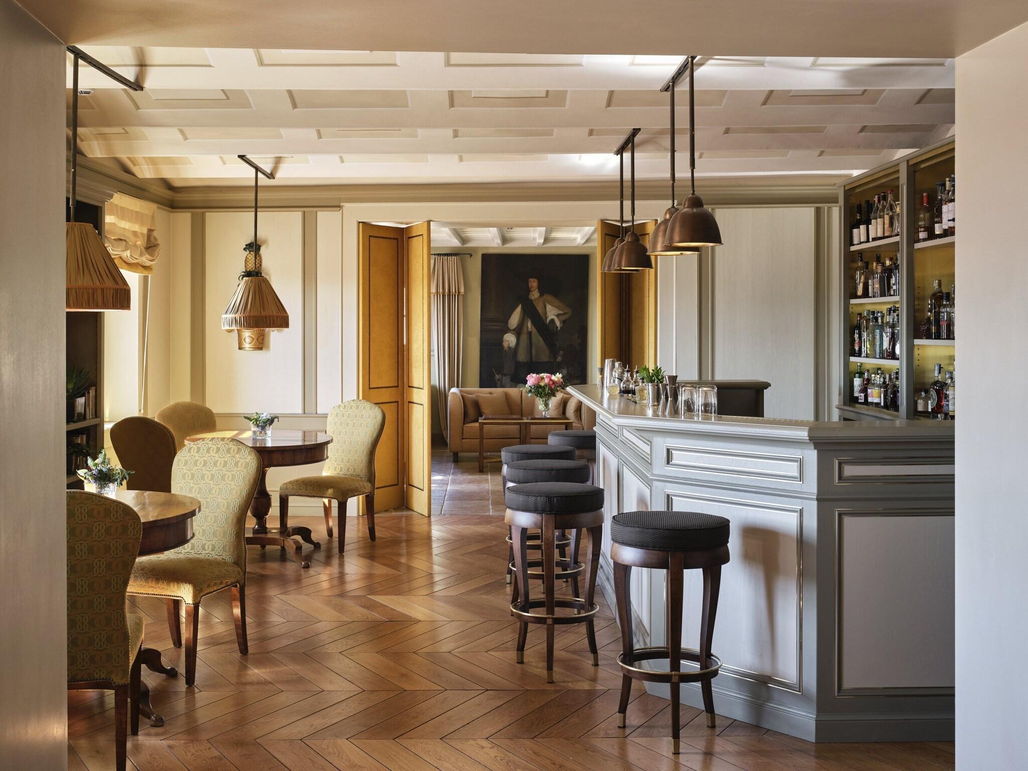 Bar/Salón Castiglion del Bosco