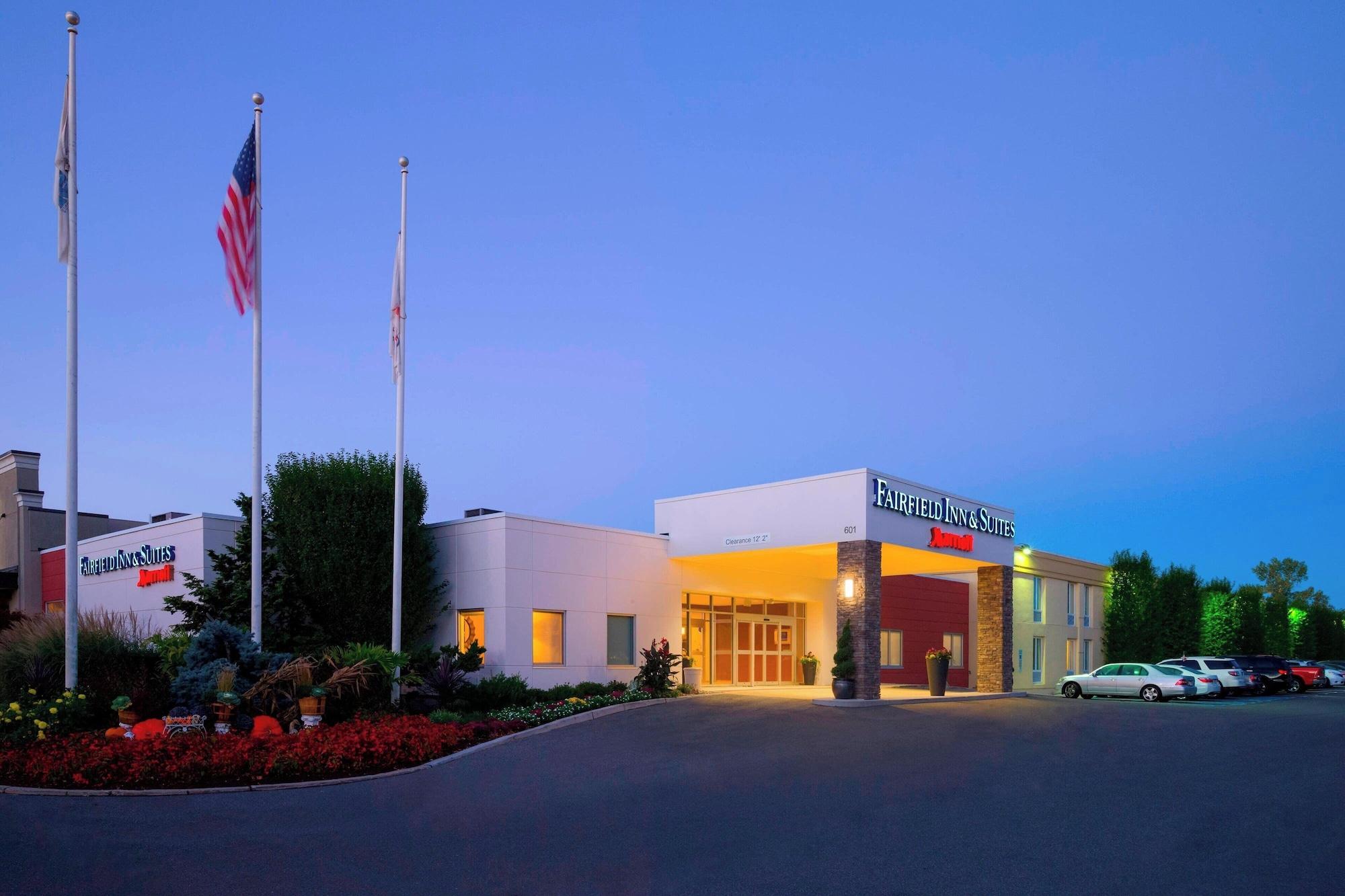 Vista Exterior Fairfield Inn & Suites by Marriott Paramus