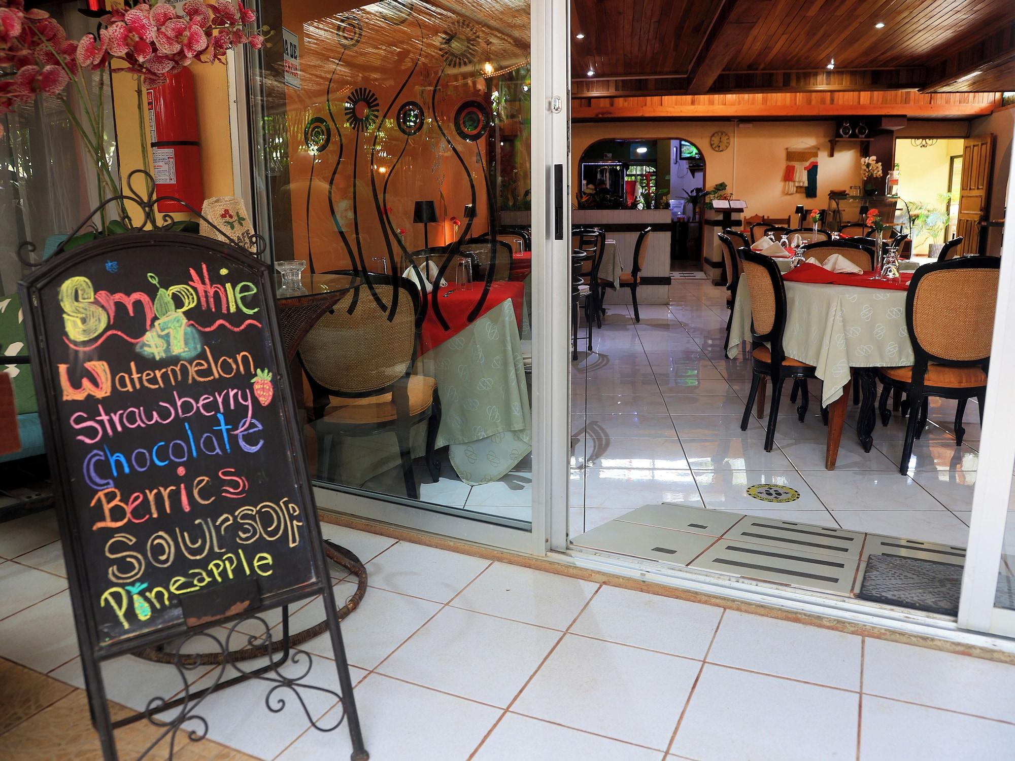 Bar/Salón Hotel Jardines de Monteverde