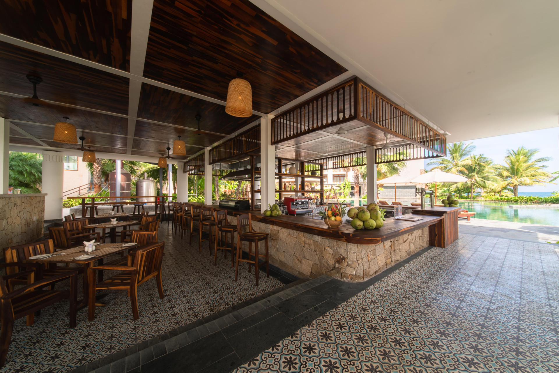 Vista Exterior Alibu Resort Nha Trang