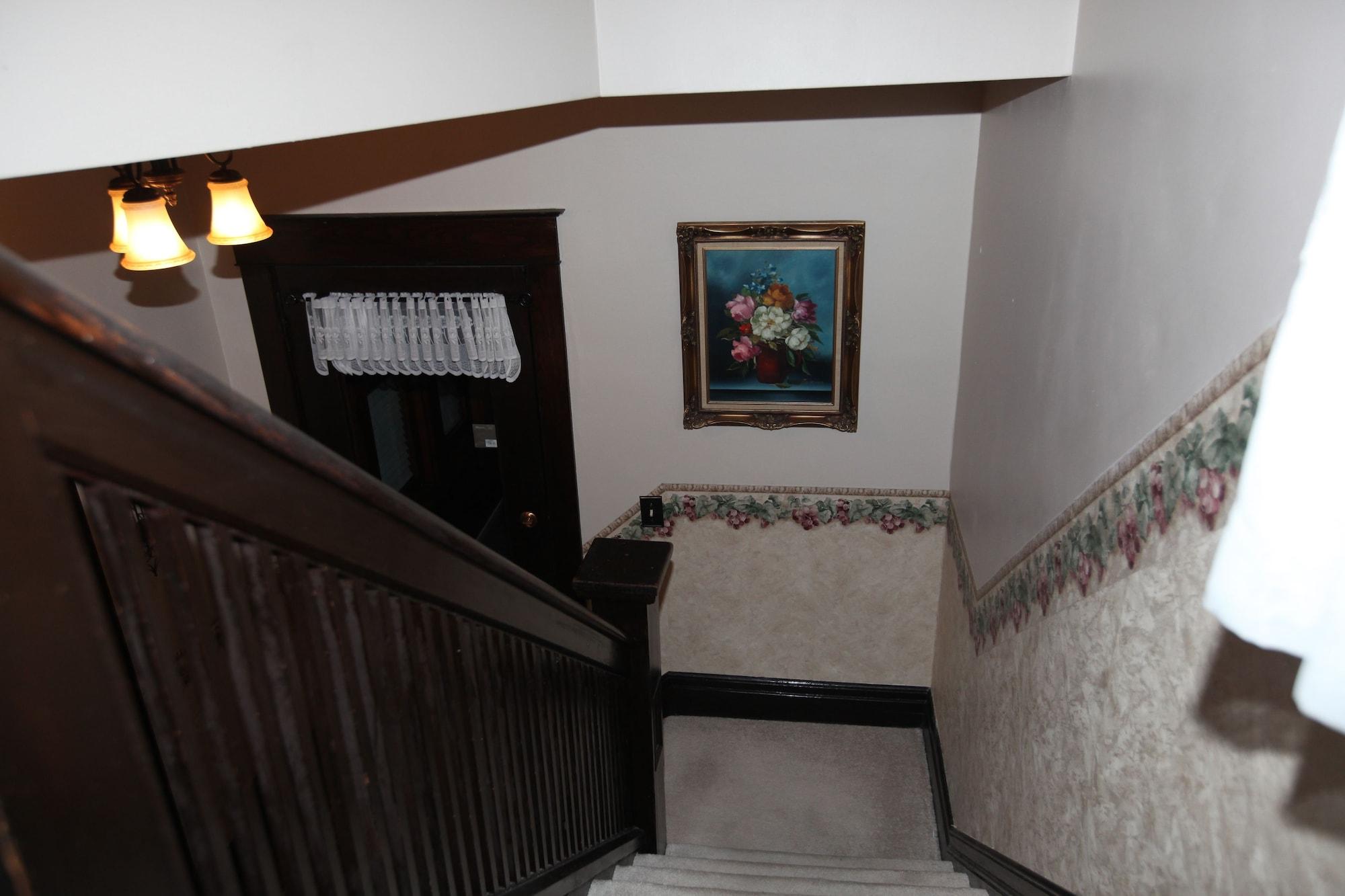Varios Ambiance by the Falls B&B