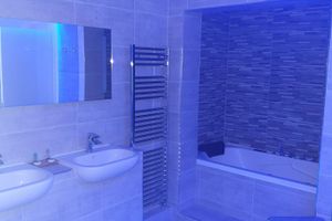 Alojamiento - The Avenue Hotel