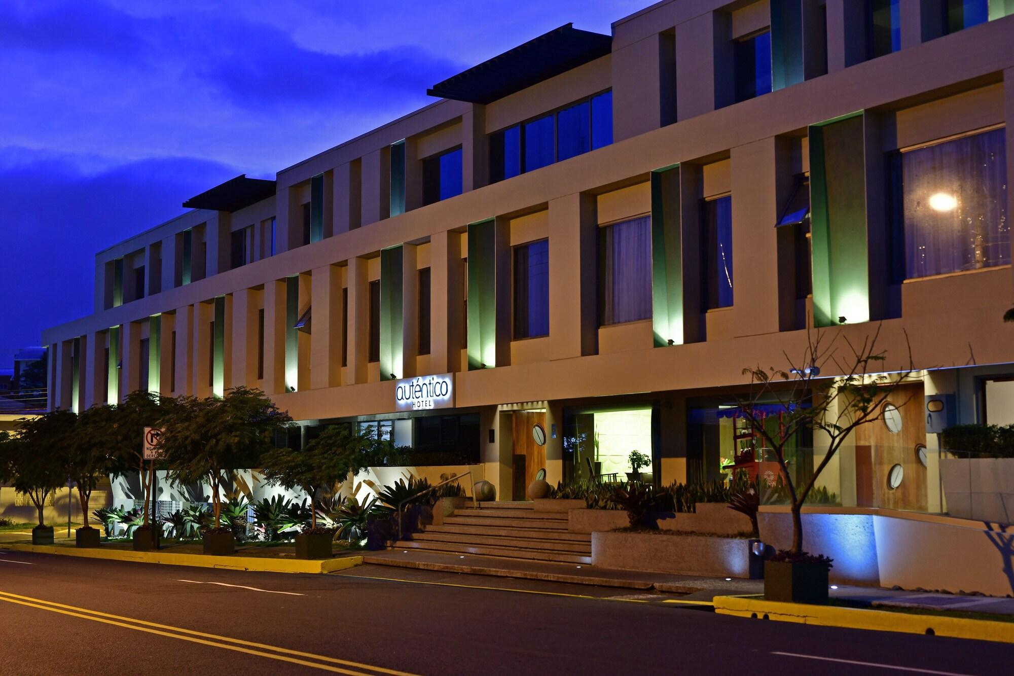 Vista Exterior Auténtico Hotel