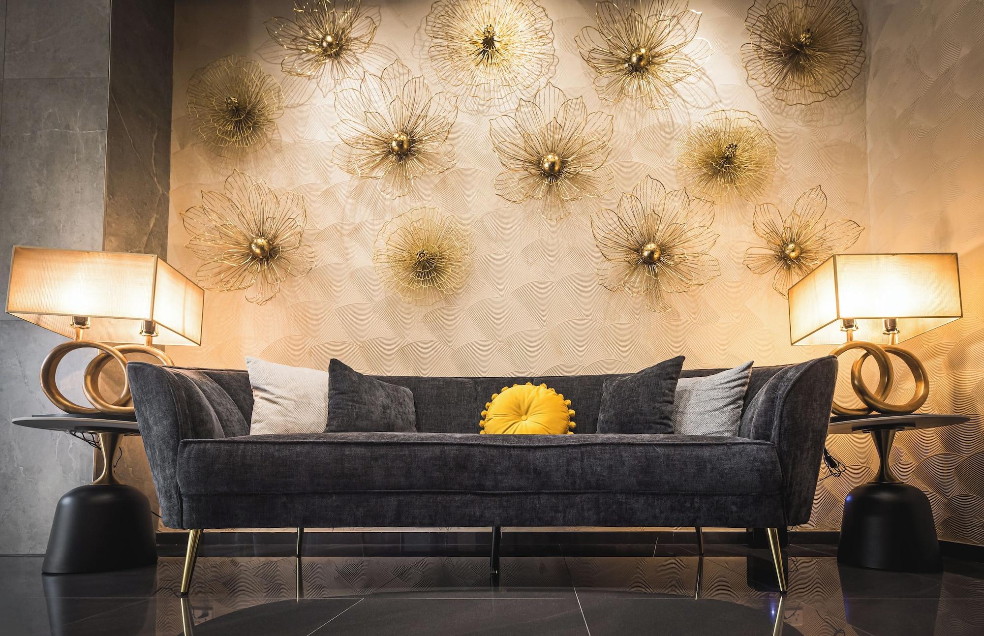 Vista Lobby Rise Urban Art Hotel