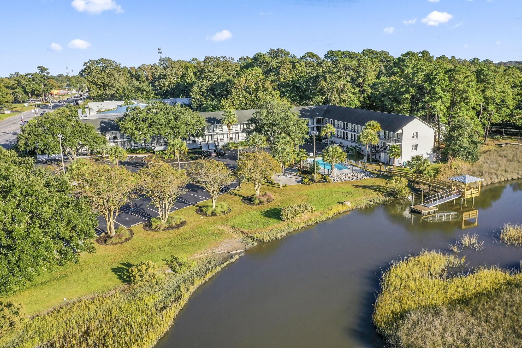 Vista Exterior Charleston Creekside Inn