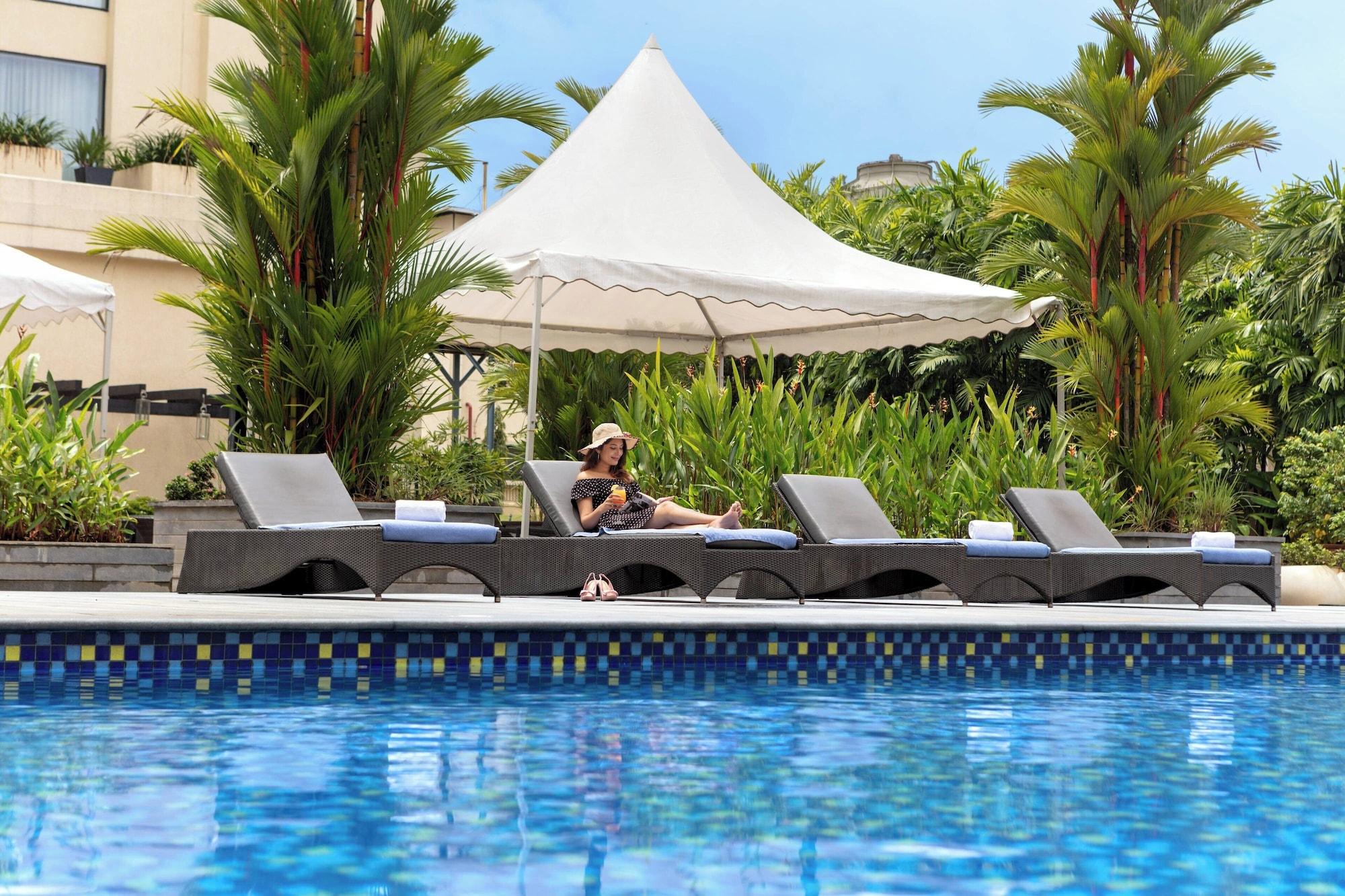 Vista Piscina Courtyard by Marriott Kochi Airport