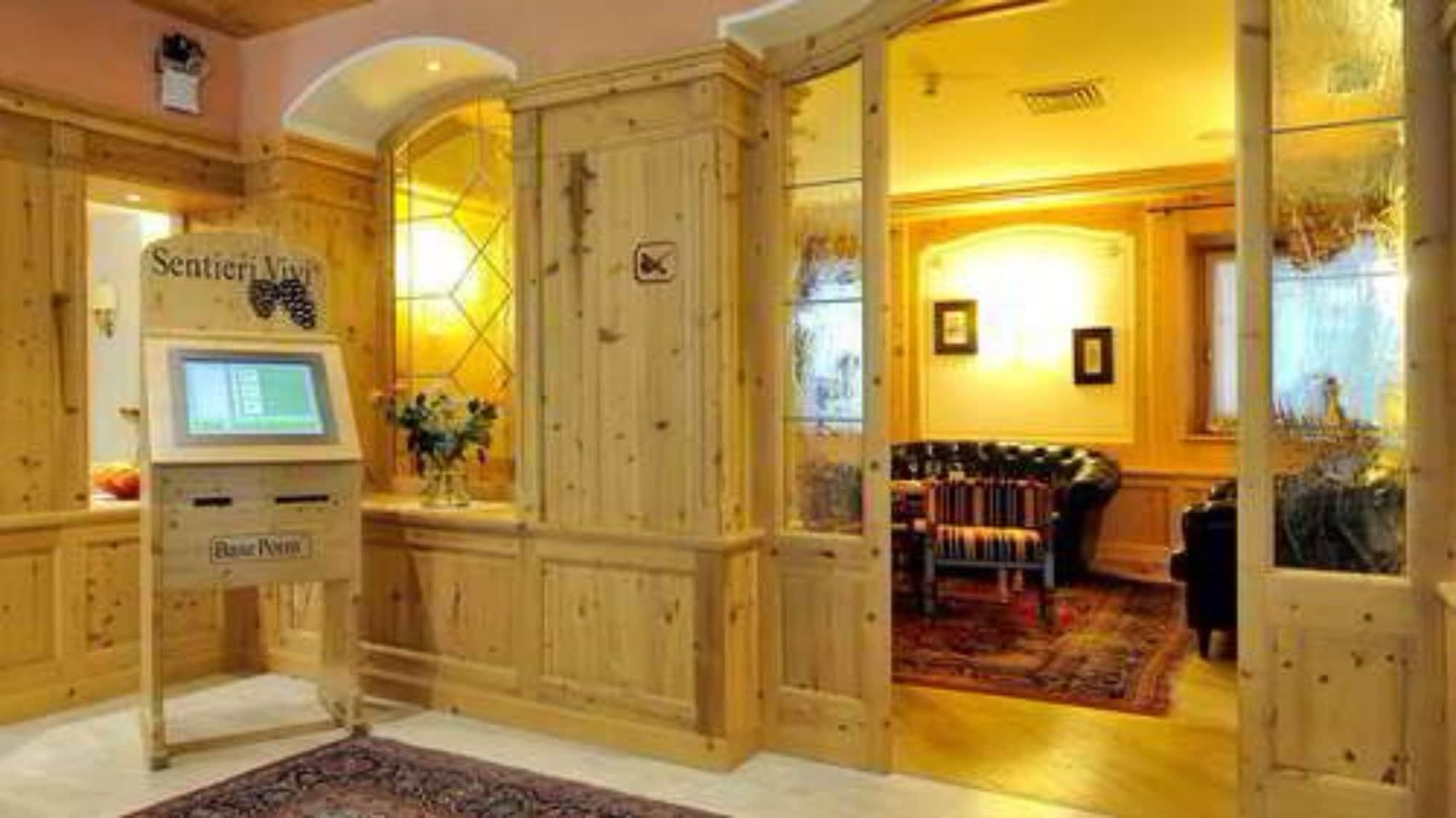 Vista Lobby Hotel Diana