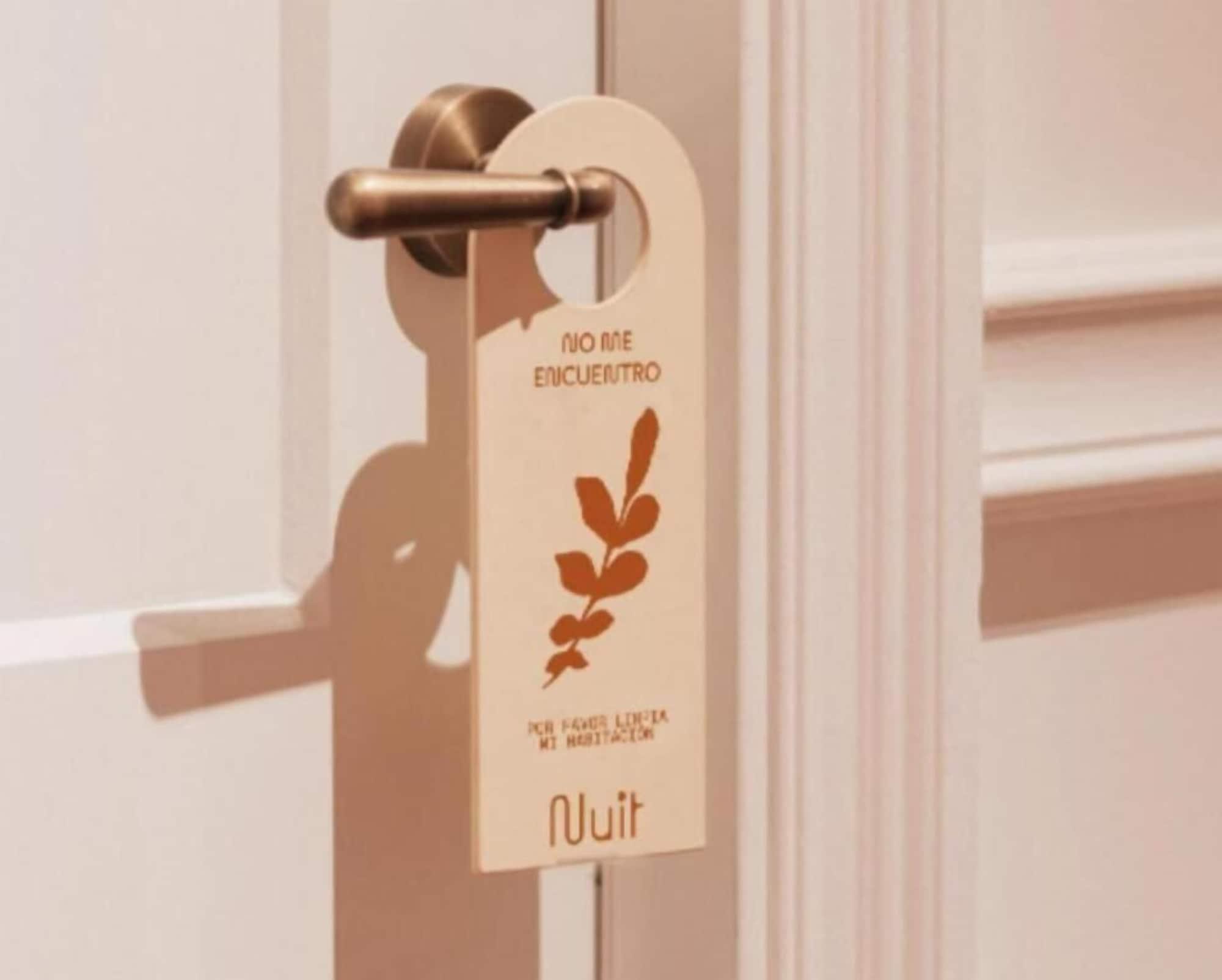 Varios Hotel Nuit by ilar