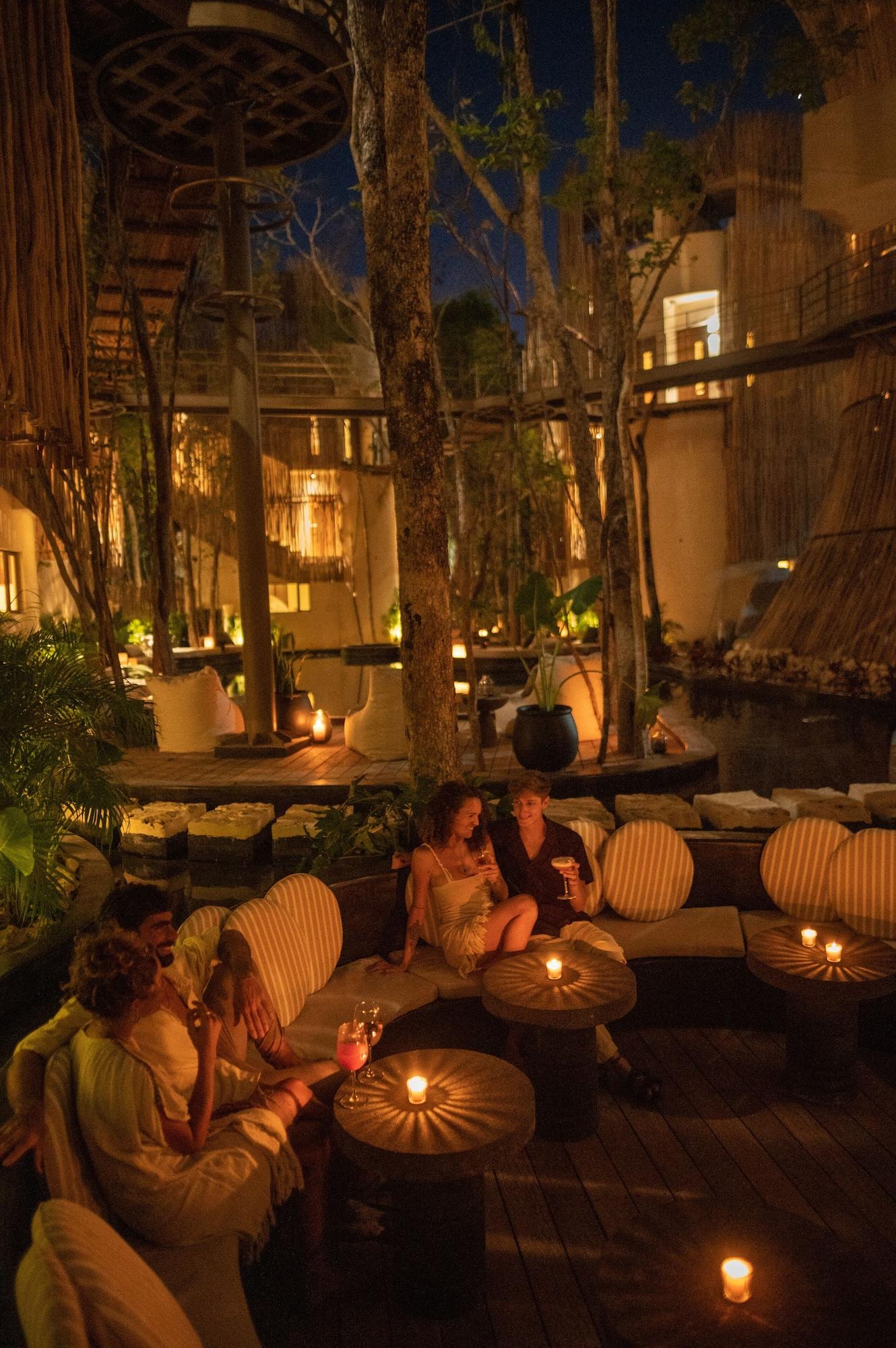 Bar/Salón Taio Tulum