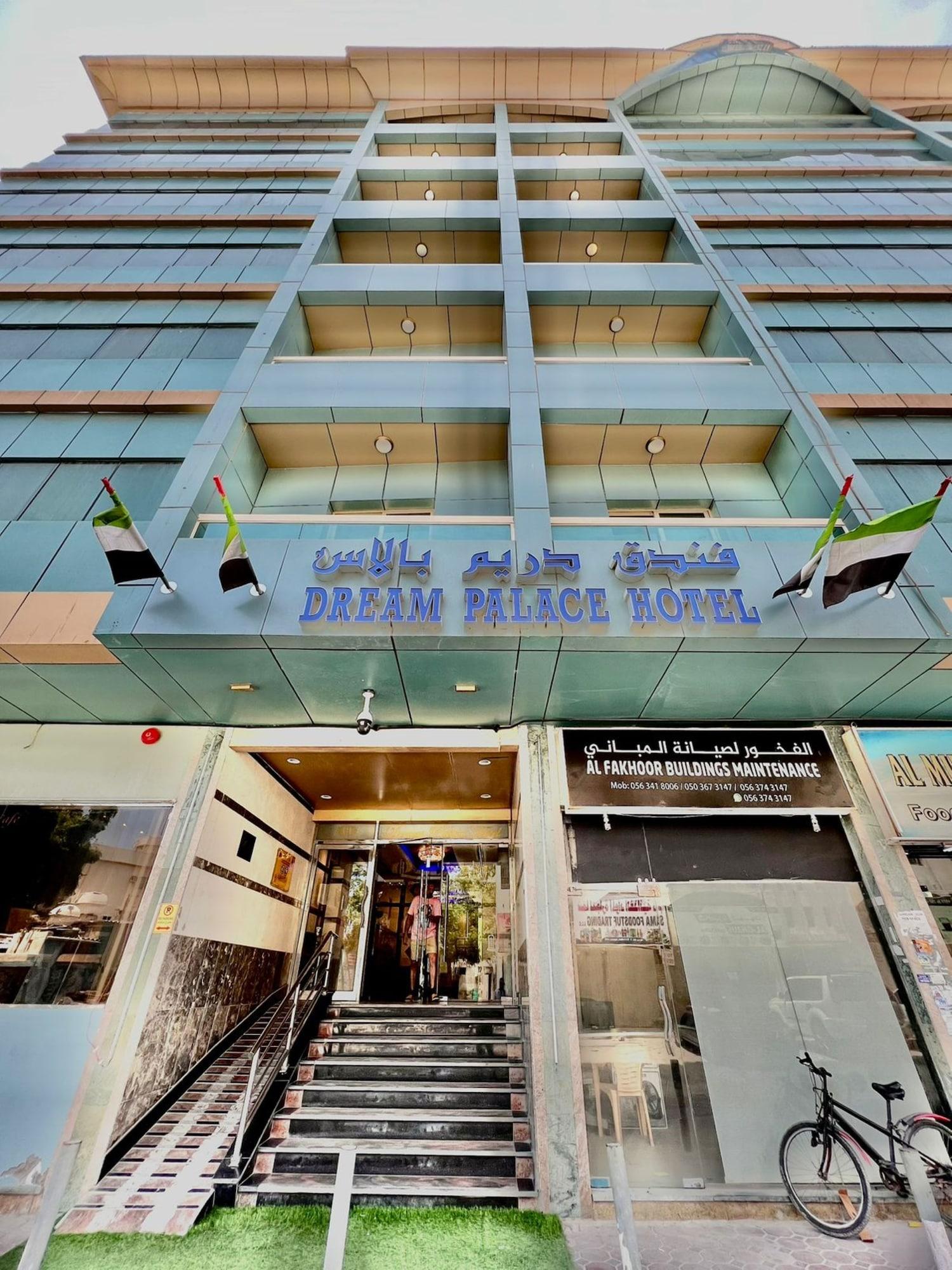 Vista Exterior OYO Dream Palace Hotel