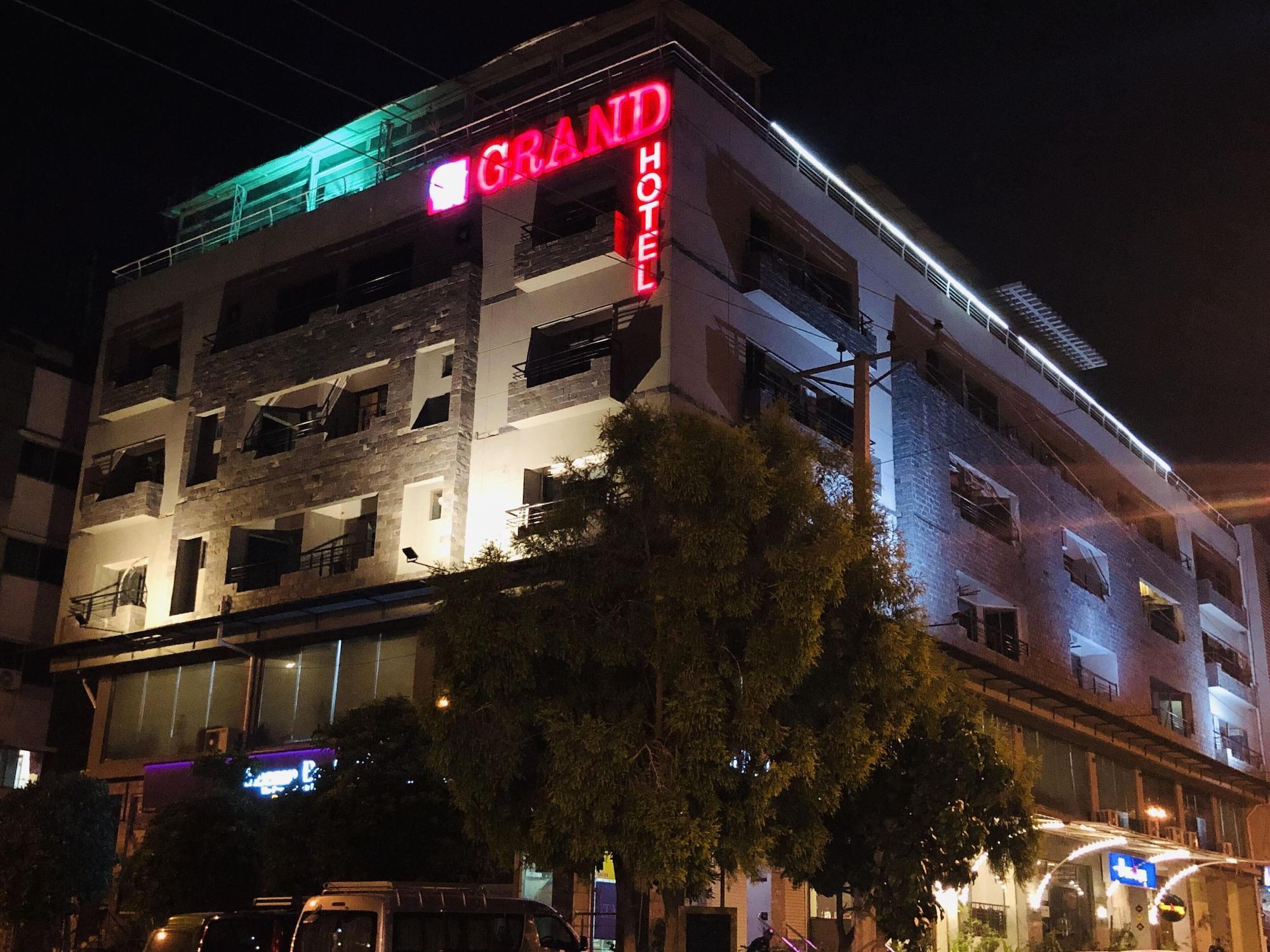 Vista Exterior Grand Islamabad Hotel