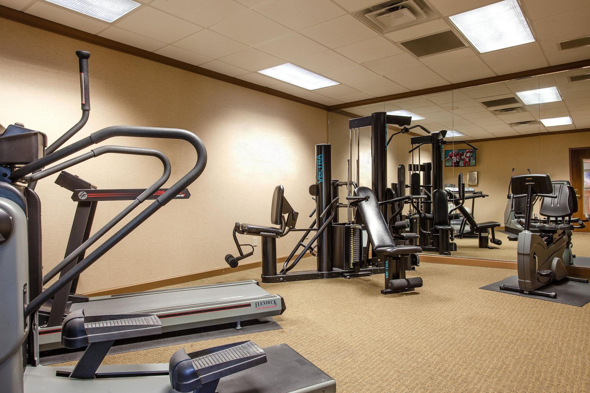 Gimnasio Red Roof Inn & Suites DeKalb