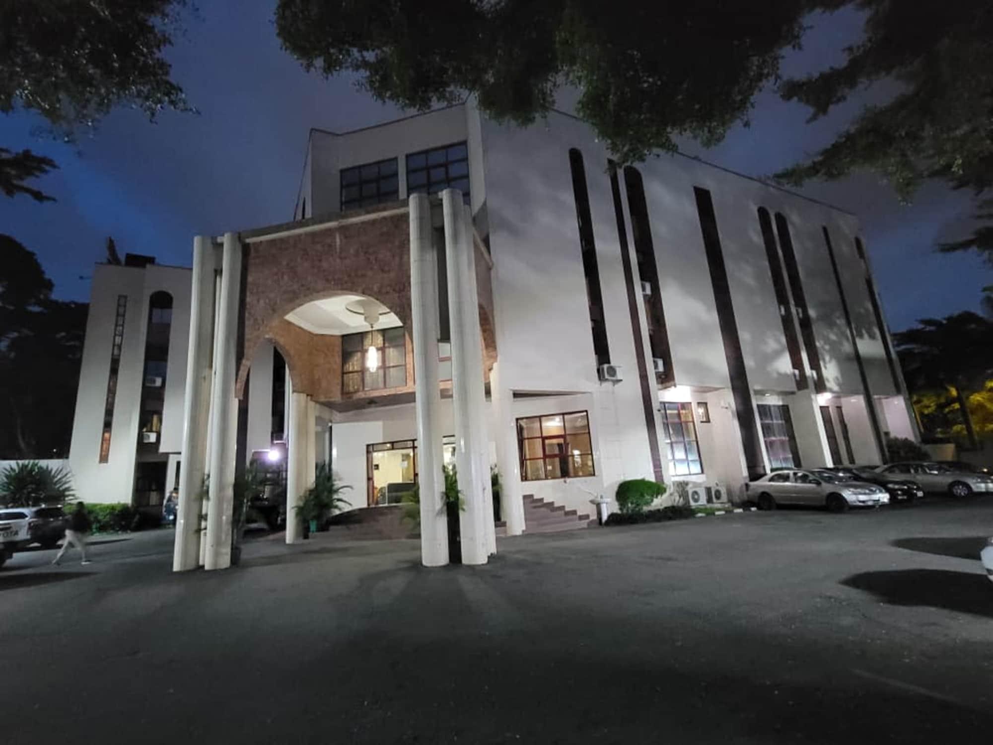 Vista Exterior Valencia Hotels Abuja