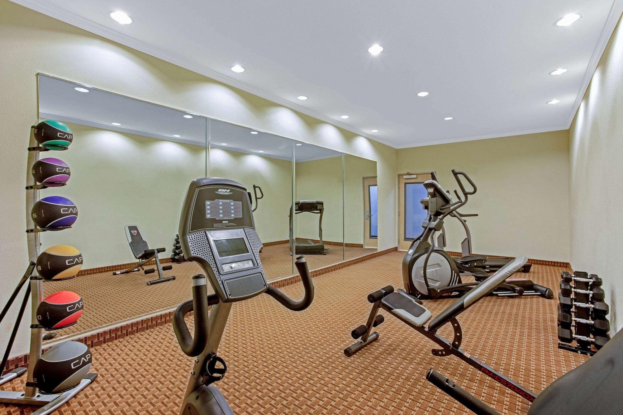 Gimnasio La Quinta Inn & Suites by Wyndham Cleburne