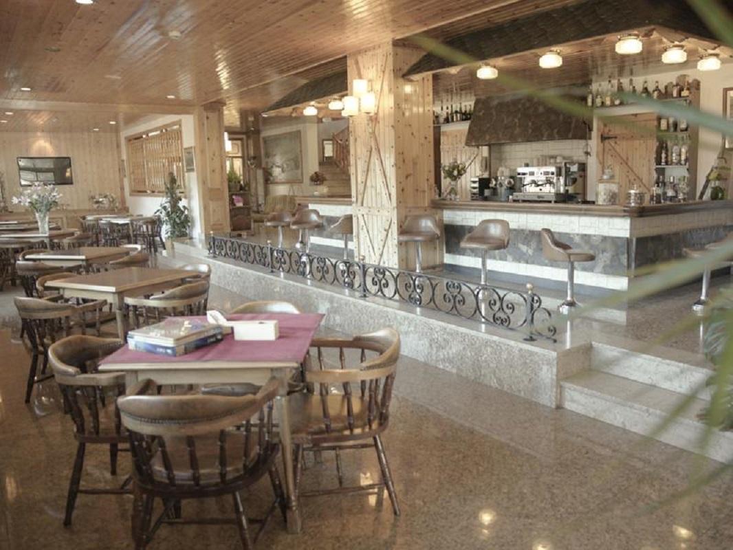 Bar/Salón ABBA ORDINO BABOT