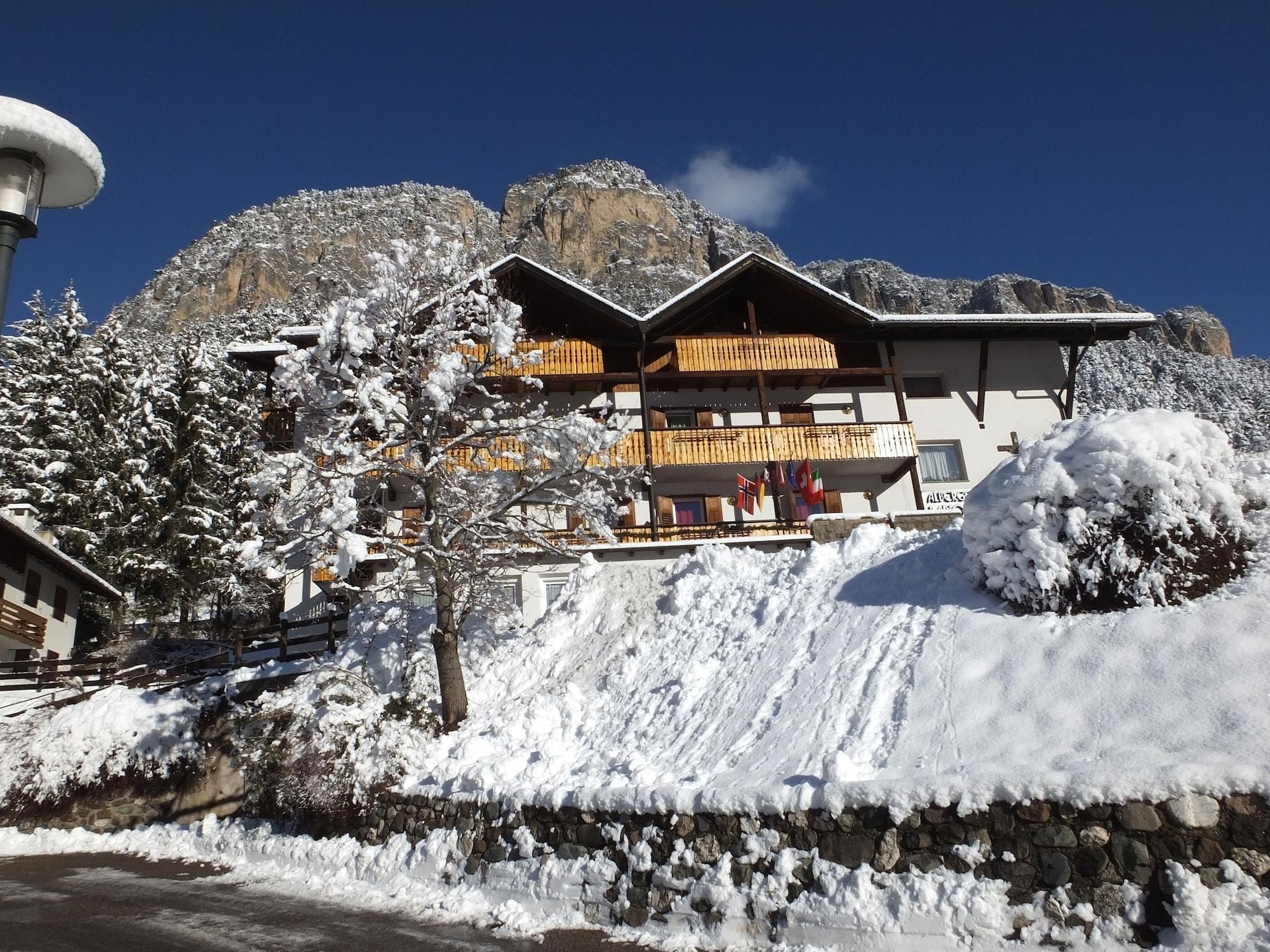 Vista Exterior Albergo Panorama