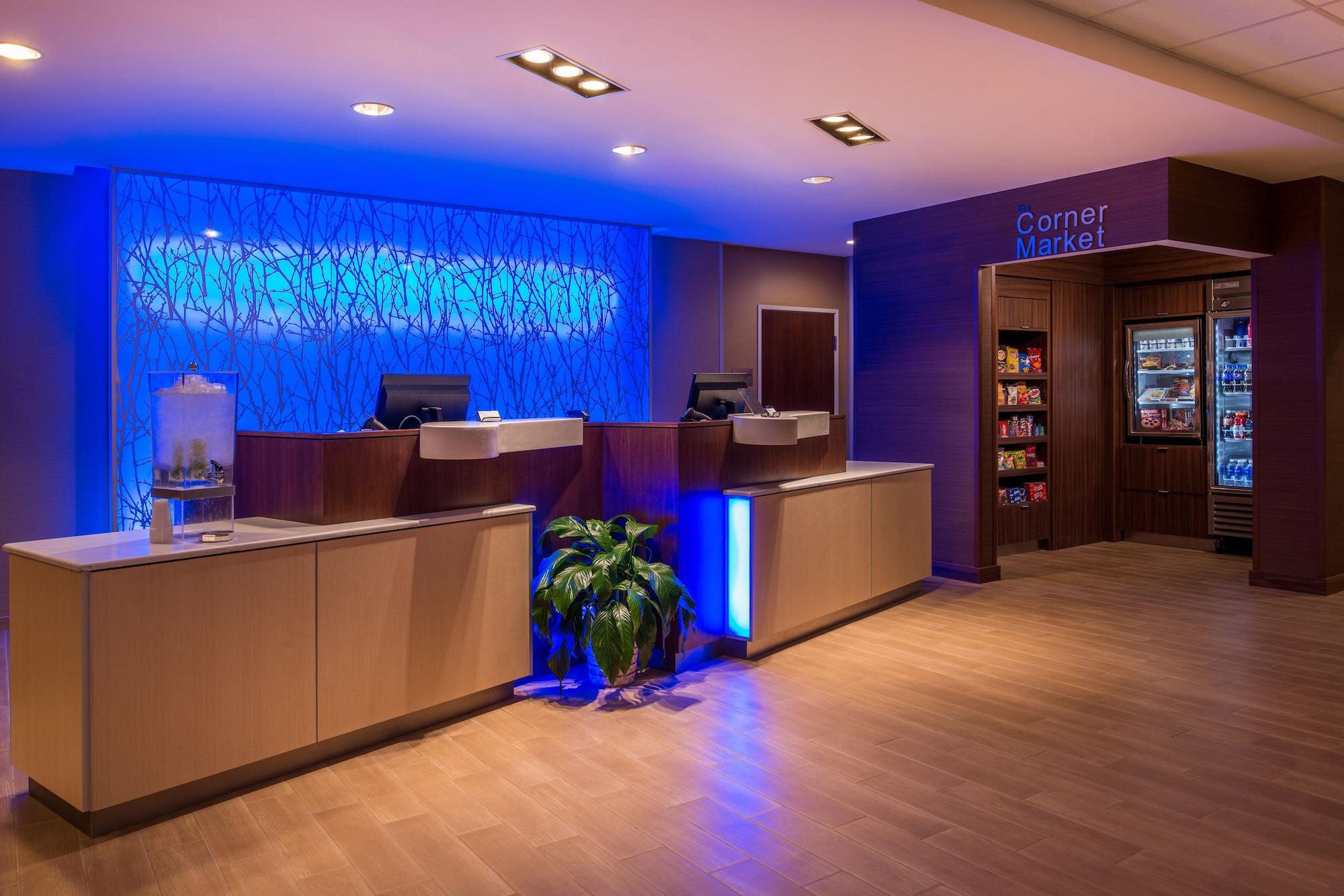 Vista Lobby Fairfield Inn & Suites St Louis Westport