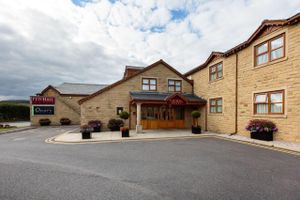 Alojamiento - Red Hall