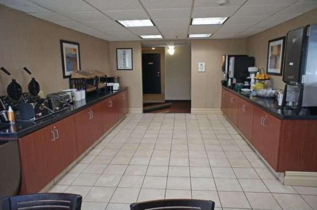 Restaurant Days Inn by Wyndham Wayne