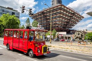 Actividad - Recorrido por la ciudad en coches antiguos de Presporacik - Visita al castillo