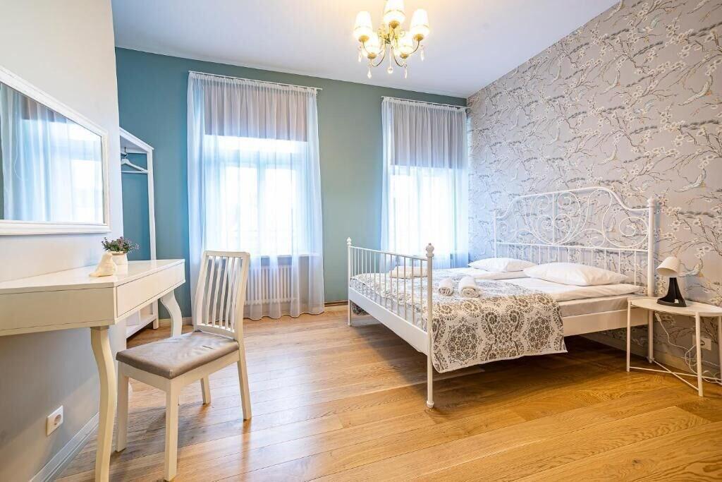 Varios Blue Bird Hostel