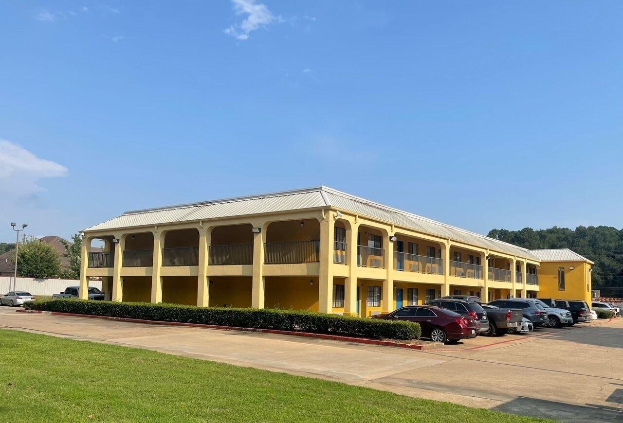 Vista Exterior Majestic Inn