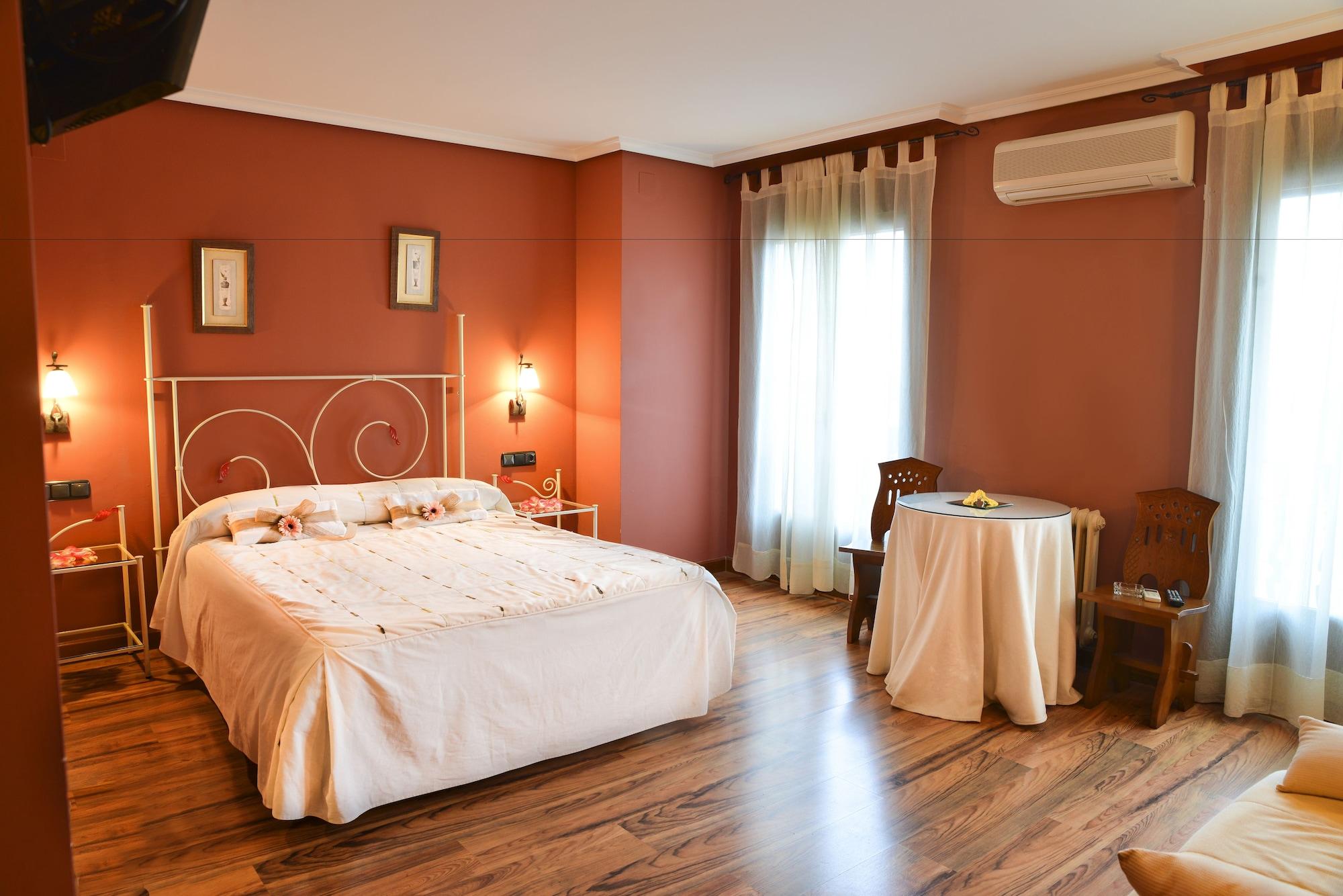 Varios Cafe Bar Hotel Jefi