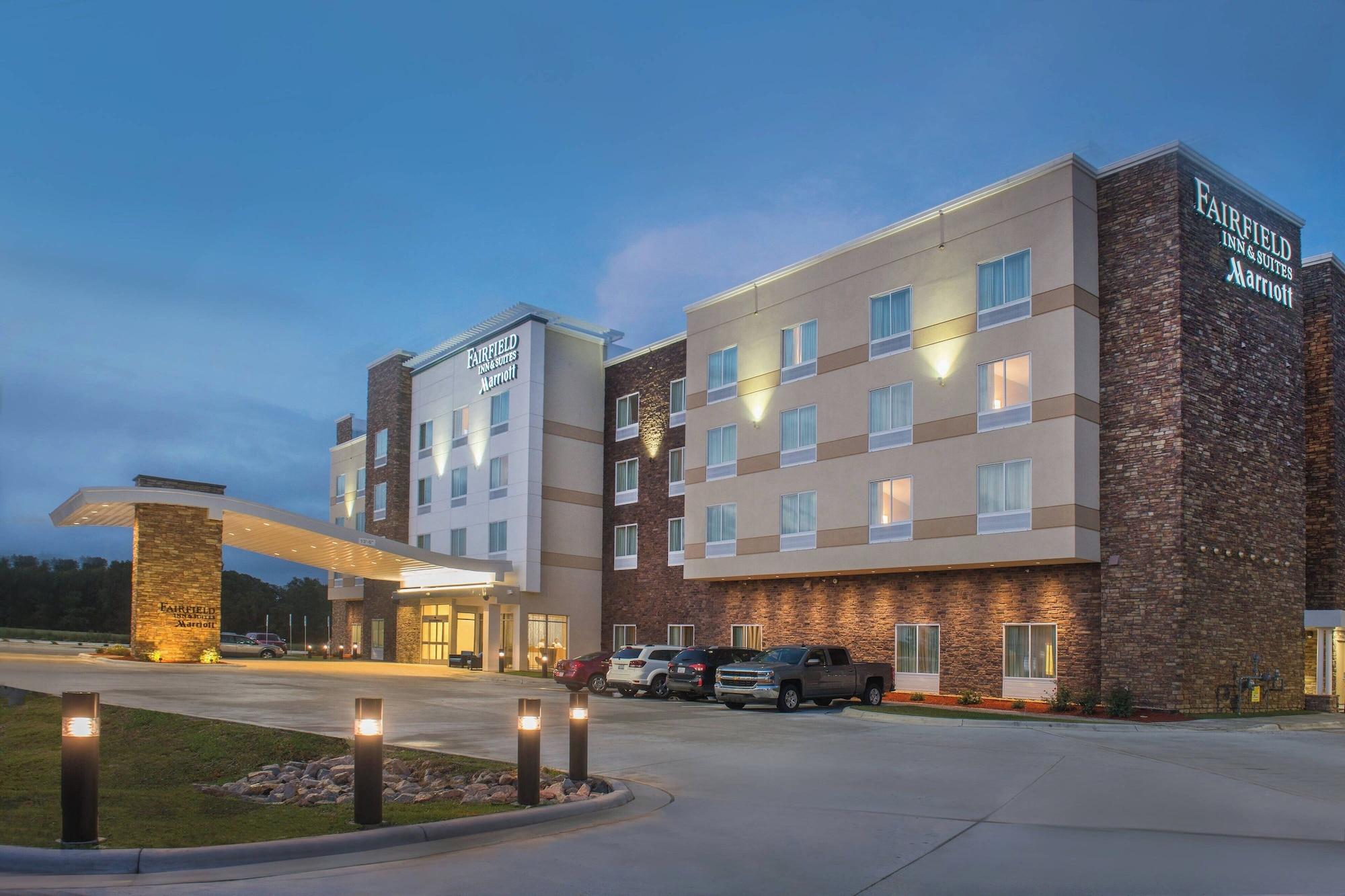 Vista Exterior Fairfield Inn and Suites by Marriott Washington