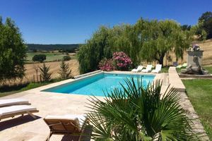 Alquiler Vacacional - In a very huge Provencal landscape, you will hear silence and cicadas