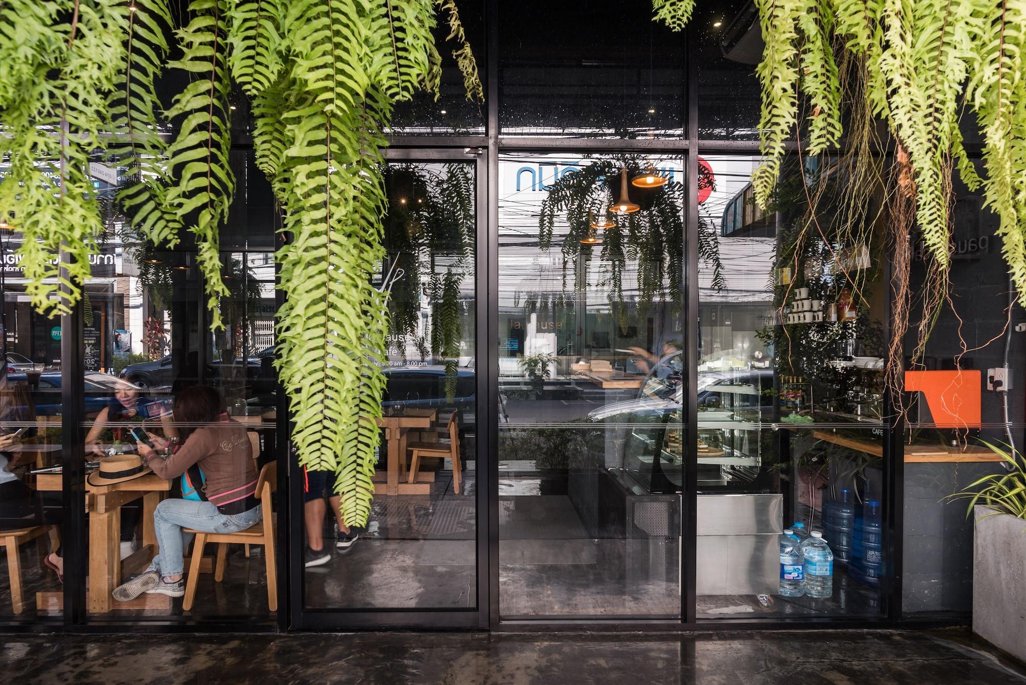 Bar/Salón La Pause Hatyai