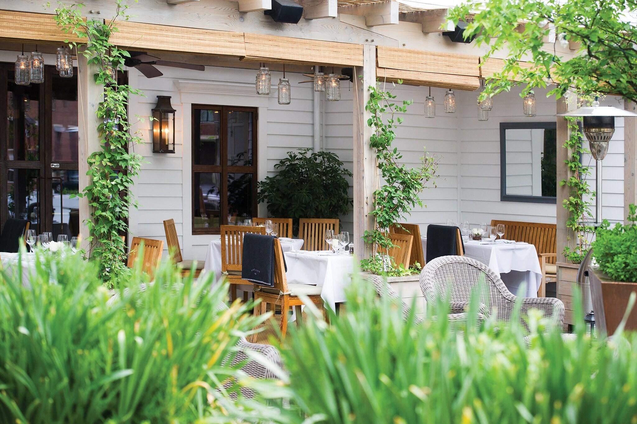 Varios Delamar Southport