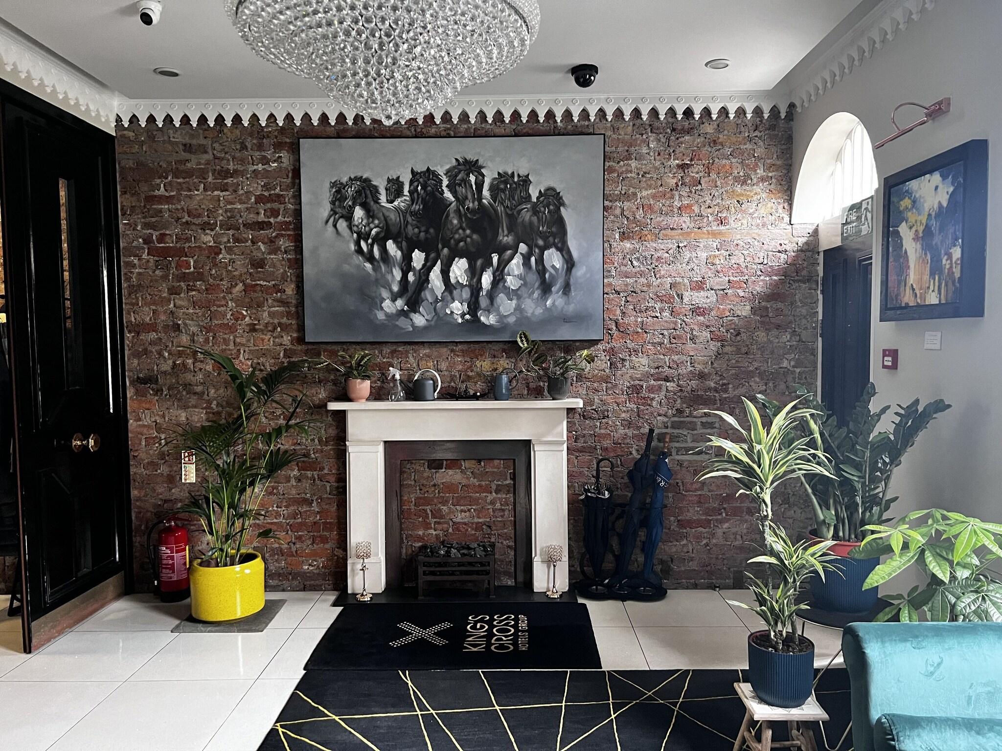 Vista Lobby The Melville Hotel by Rokxy - Kings Cross